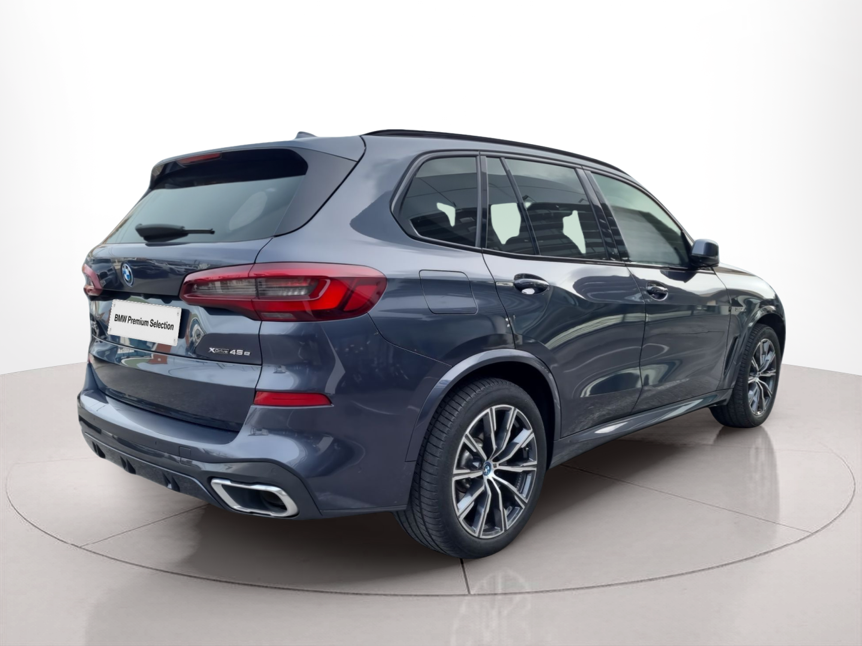 BMW X5 xDrive45e color Gris. Año 2022. 290KW(394CV). Elétrico / Gasolina Híbrido. En concesionario Caetano Baviera Santa Maria da Feira de Santa Maria da Feira