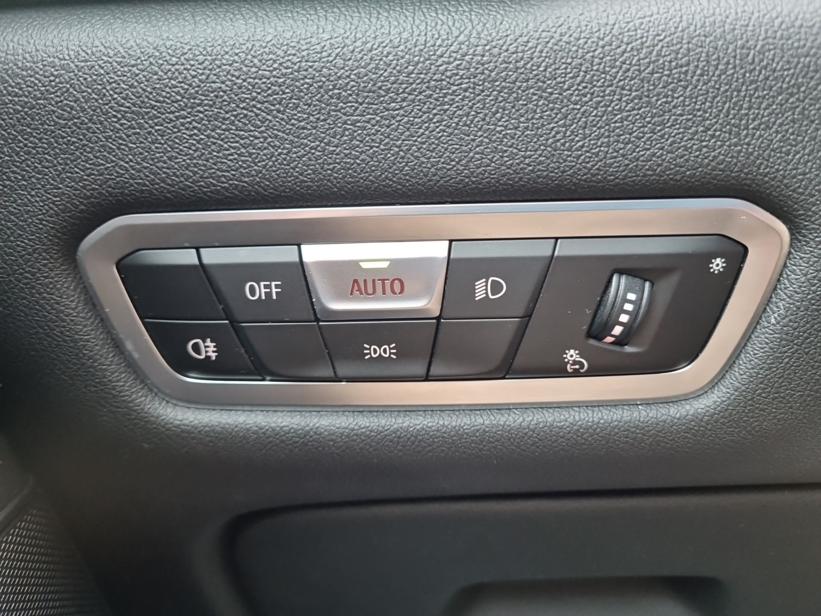 BMW X5 xDrive45e color Gris. Año 2022. 290KW(394CV). Elétrico / Gasolina Híbrido. En concesionario Caetano Baviera Santa Maria da Feira de Santa Maria da Feira