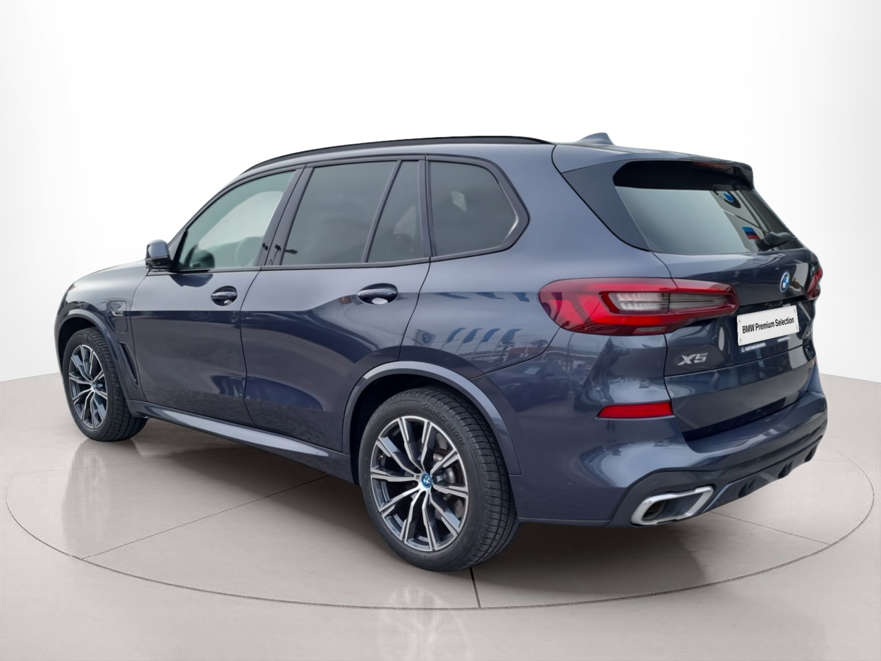 BMW X5 xDrive45e color Gris. Año 2022. 290KW(394CV). Elétrico / Gasolina Híbrido. En concesionario Caetano Baviera Santa Maria da Feira de Santa Maria da Feira