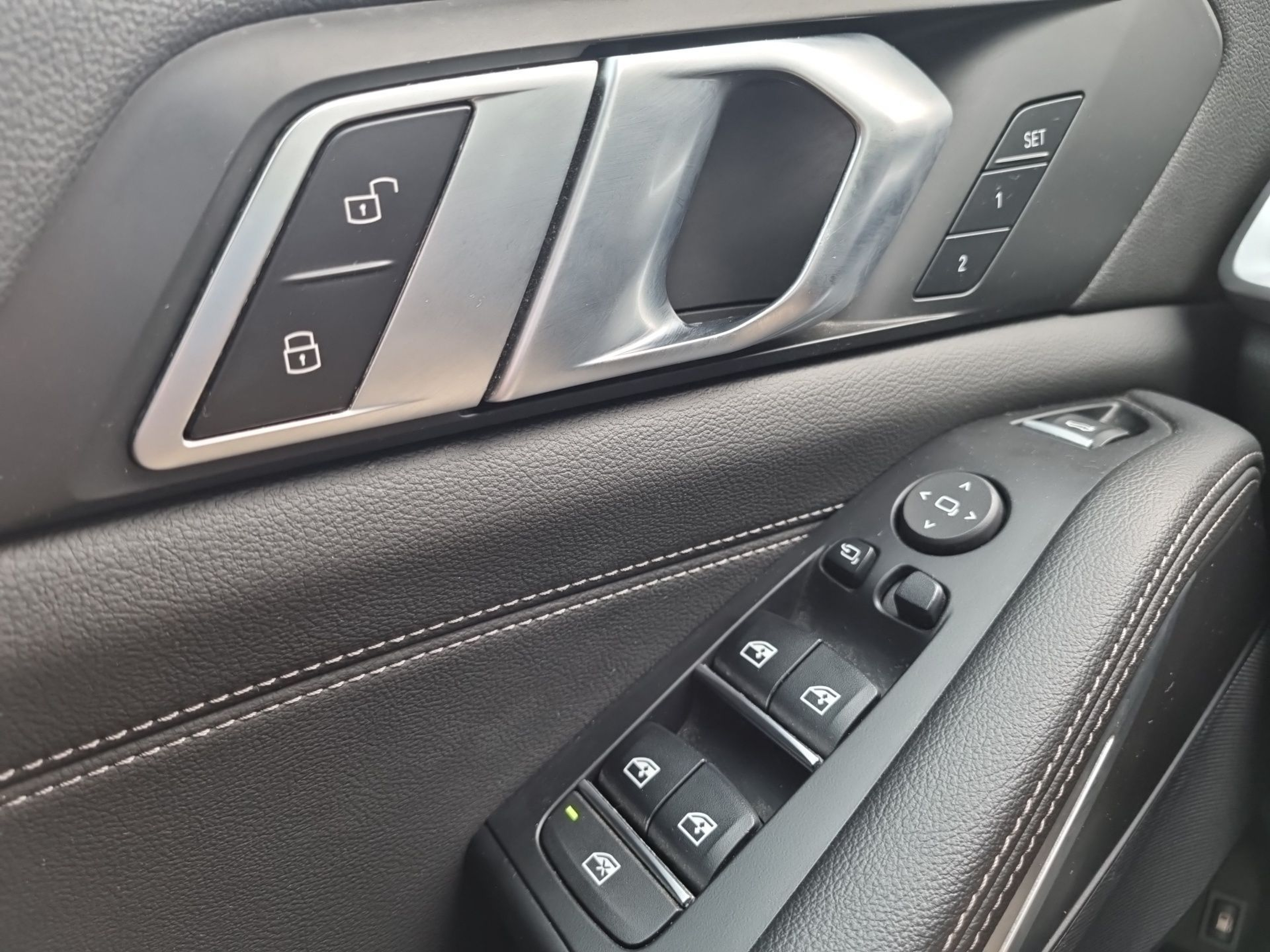 BMW X5 xDrive45e color Gris. Año 2022. 290KW(394CV). Elétrico / Gasolina Híbrido. En concesionario Caetano Baviera Santa Maria da Feira de Santa Maria da Feira