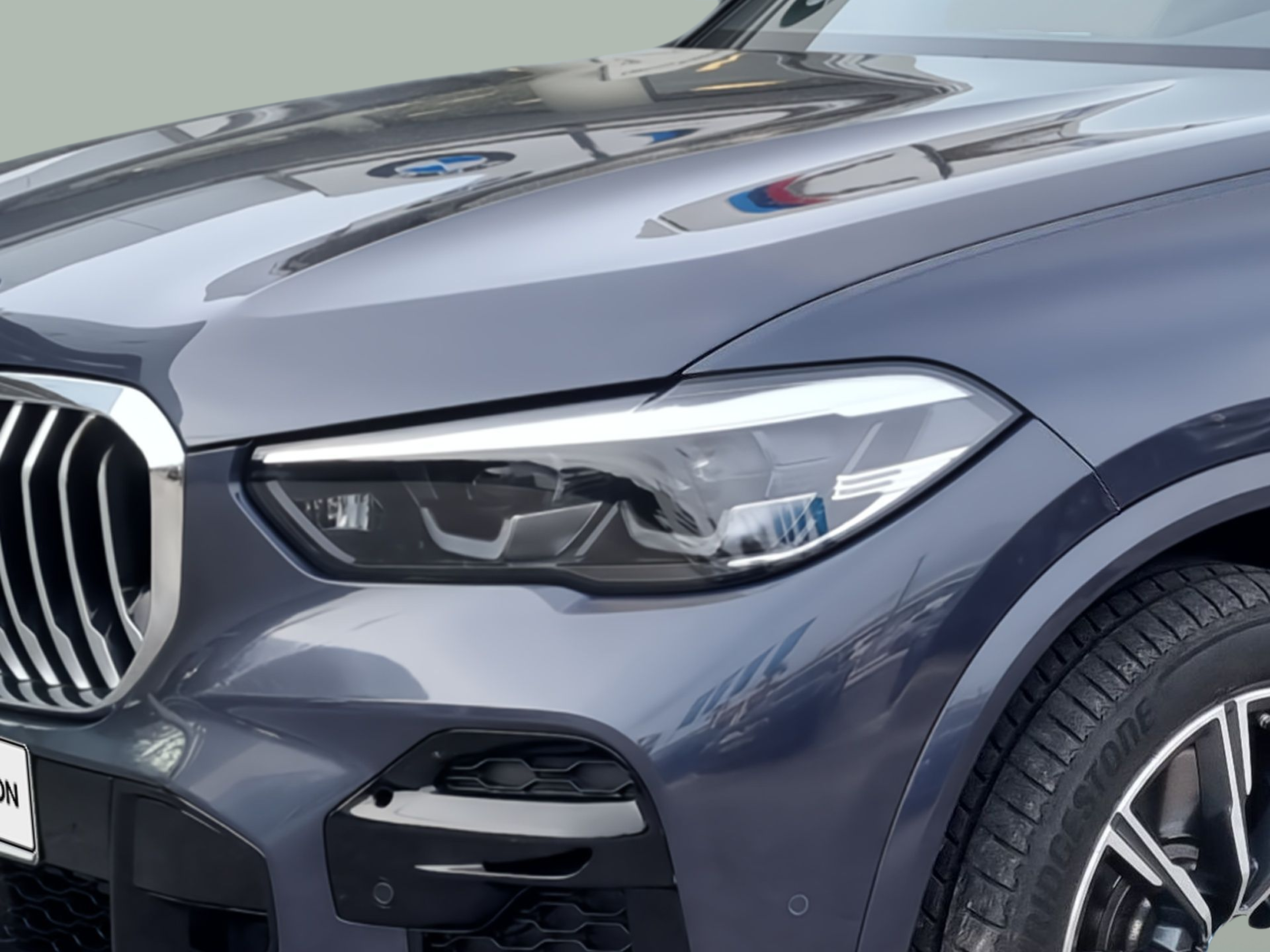 BMW X5 xDrive45e color Gris. Año 2022. 290KW(394CV). Elétrico / Gasolina Híbrido. En concesionario Caetano Baviera Santa Maria da Feira de Santa Maria da Feira
