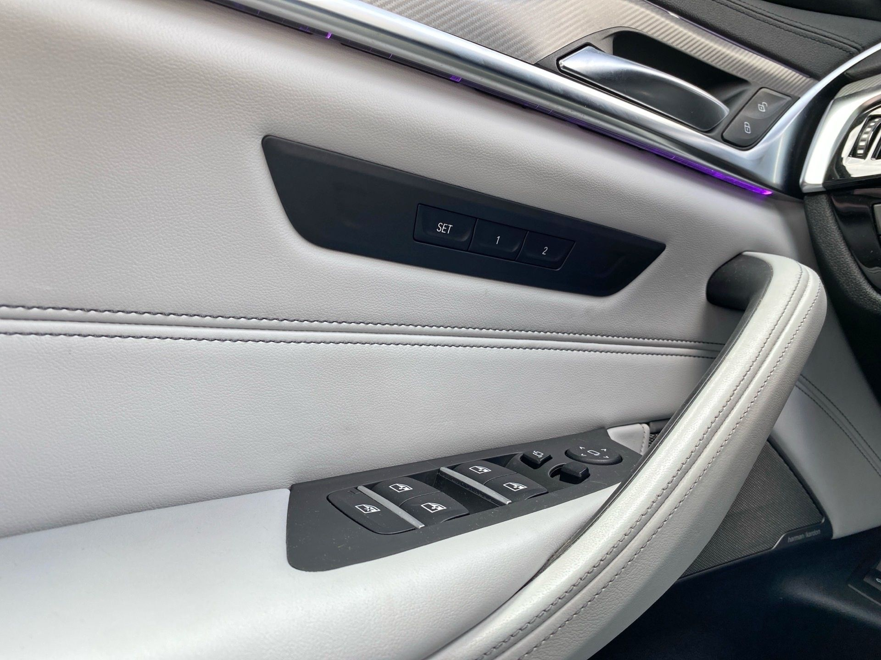 BMW M M5 Berlina color Azul. Año 2018. 441KW(600CV). Gasolina. En concesionario Caetano Baviera Lisboa de Lisboa