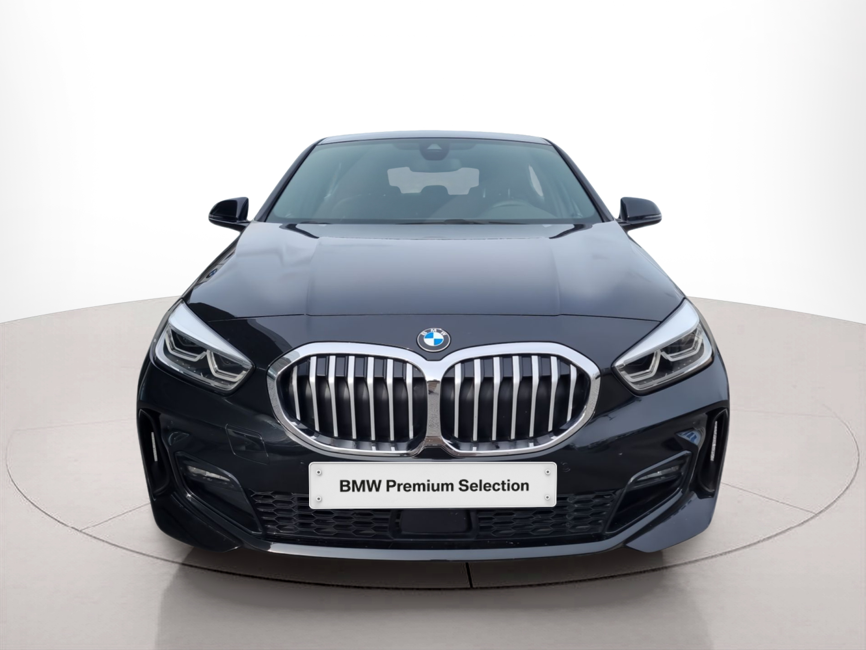 Fotos de BMW Série 1 116d color Negro. Año 2020. 85KW(116CV). Diesel. En concesionario Caetano Baviera Aveiro de Aveiro
