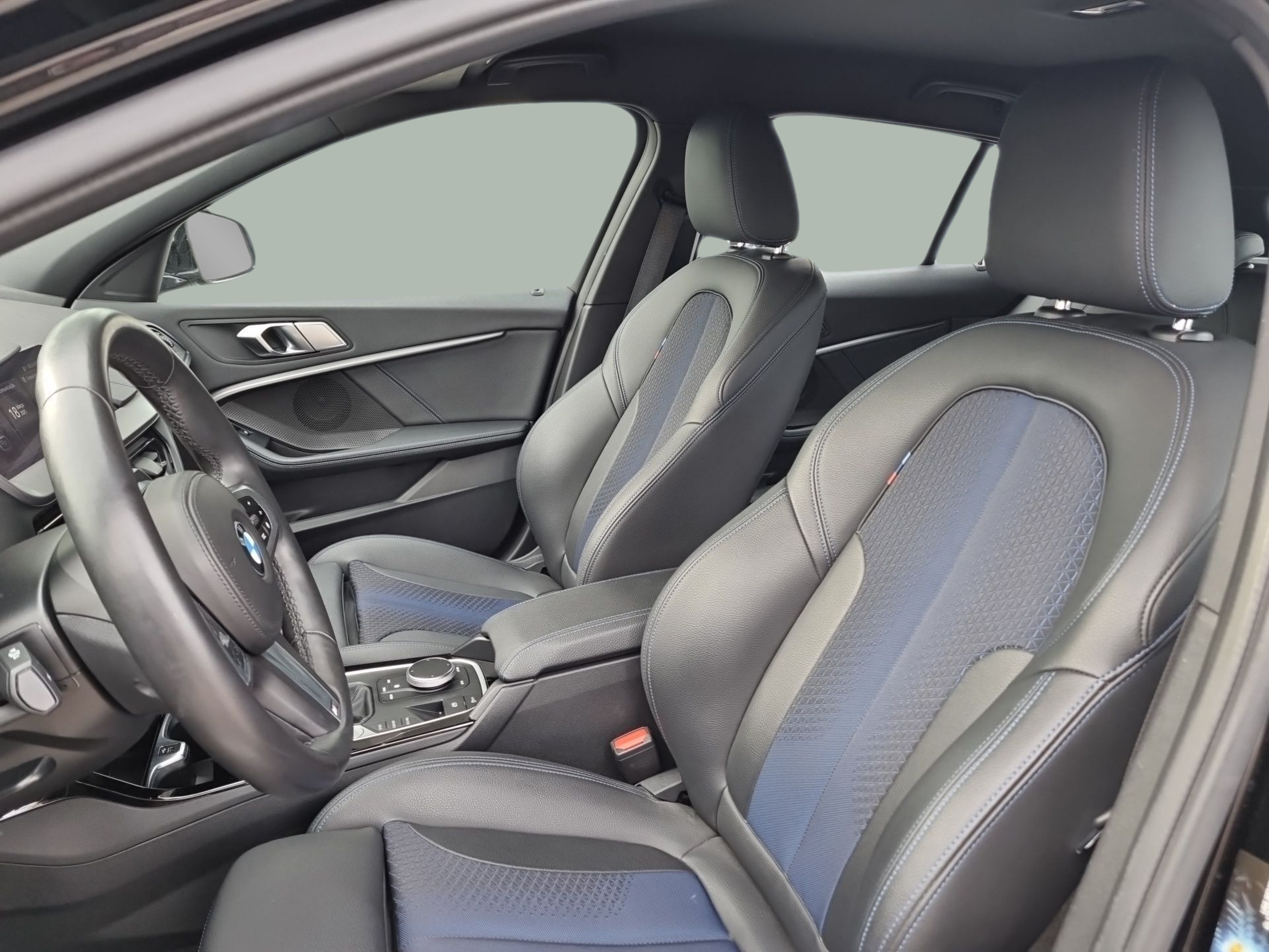 BMW Série 1 116d color Negro. Año 2020. 85KW(116CV). Diesel. En concesionario Caetano Baviera Aveiro de Aveiro