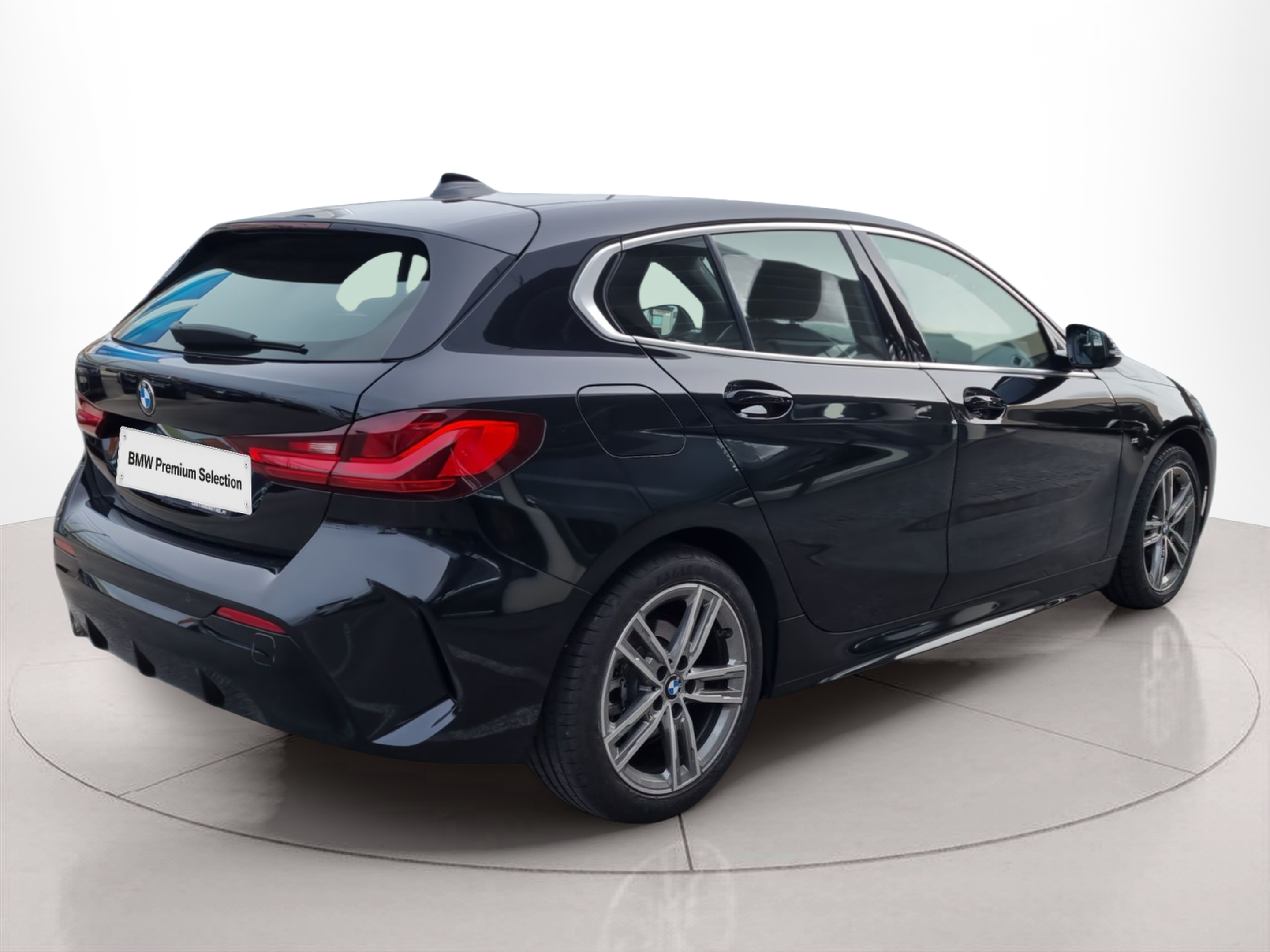 BMW Série 1 116d color Negro. Año 2020. 85KW(116CV). Diesel. En concesionario Caetano Baviera Aveiro de Aveiro