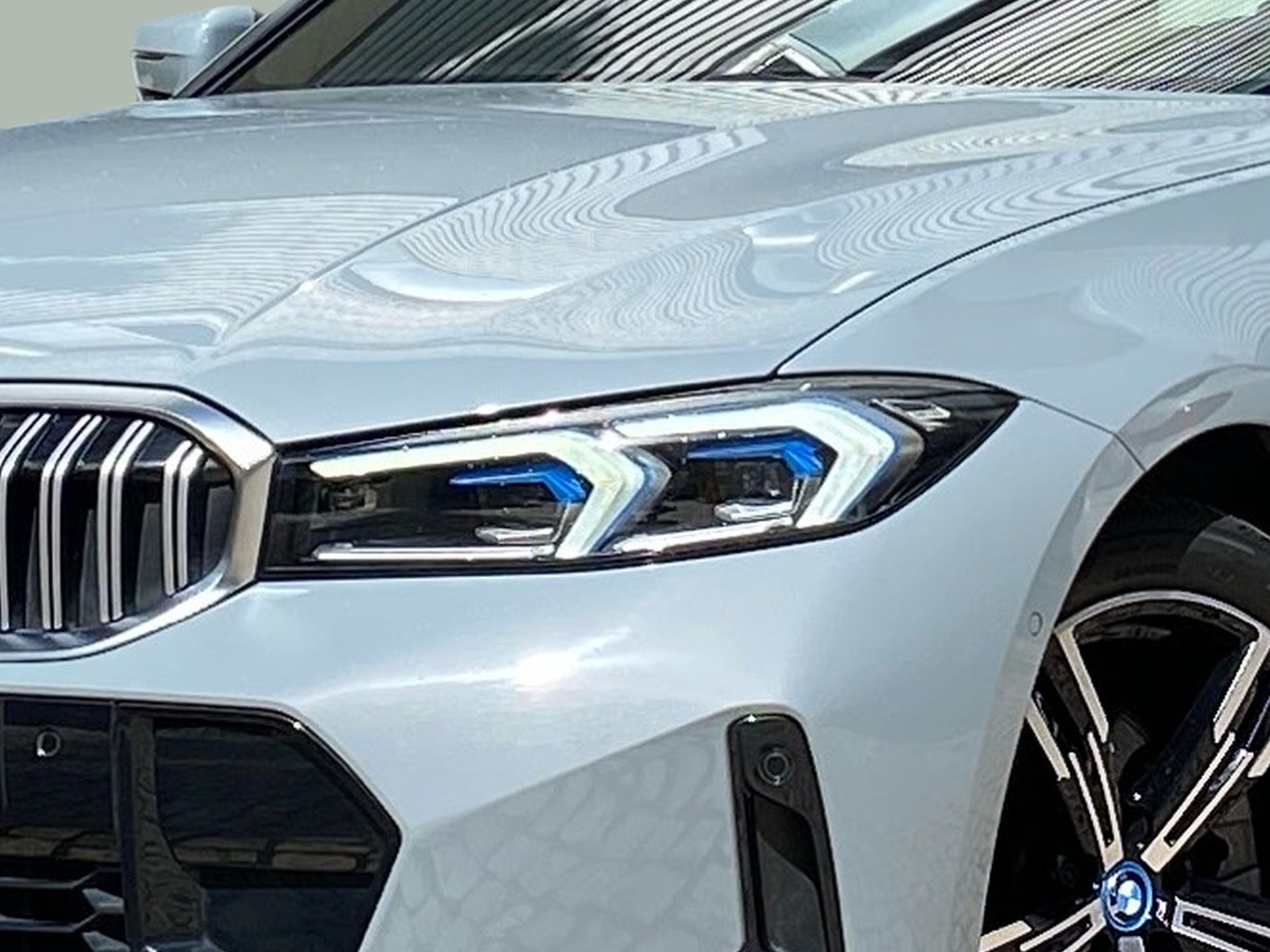 BMW Série 3 330e Touring color Gris. Año 2023. 215KW(292CV). Elétrico / Gasolina Híbrido. En concesionario Caetano Baviera Lisboa de Lisboa