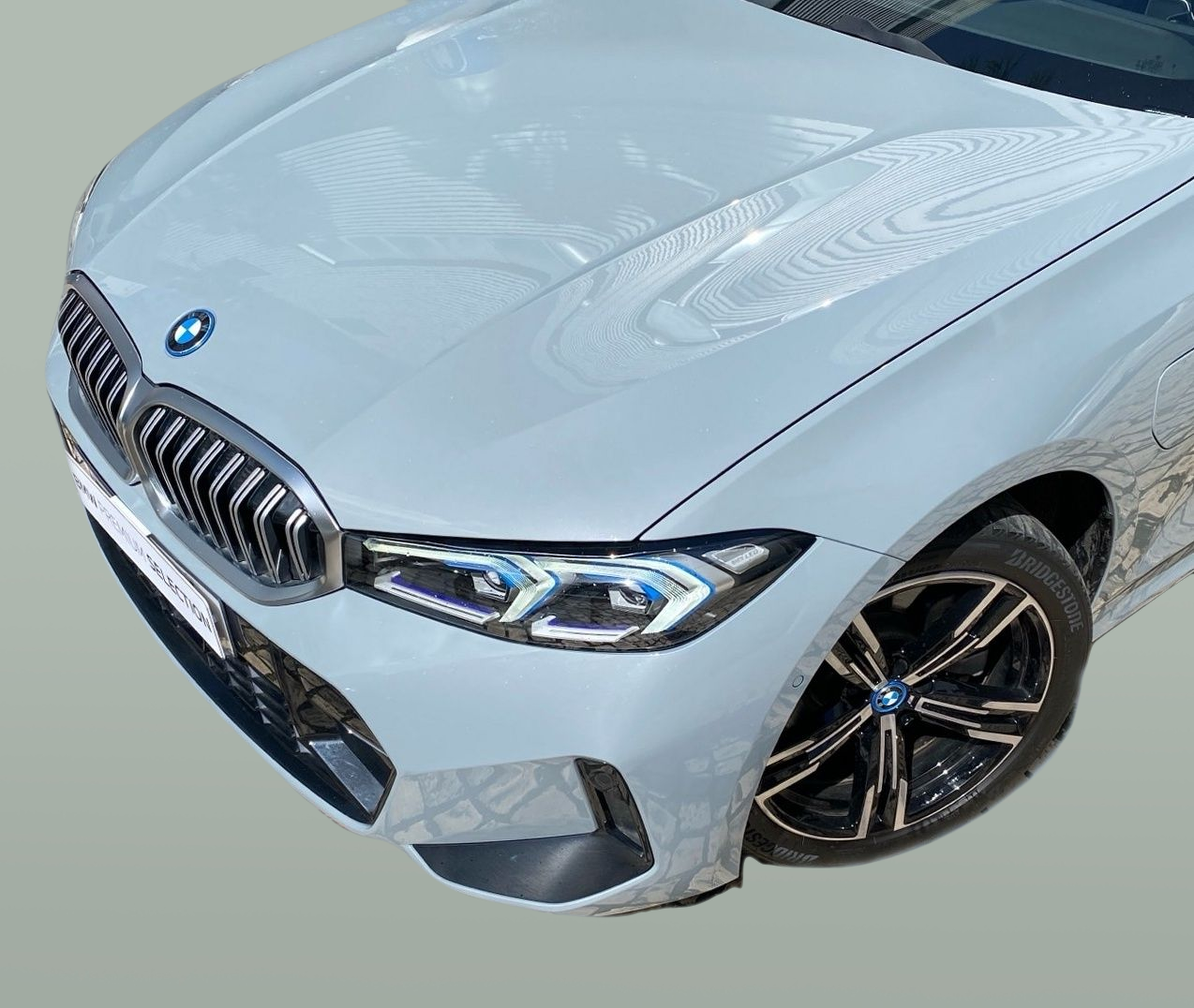 BMW Série 3 330e Touring color Gris. Año 2023. 215KW(292CV). Elétrico / Gasolina Híbrido. En concesionario Caetano Baviera Lisboa de Lisboa