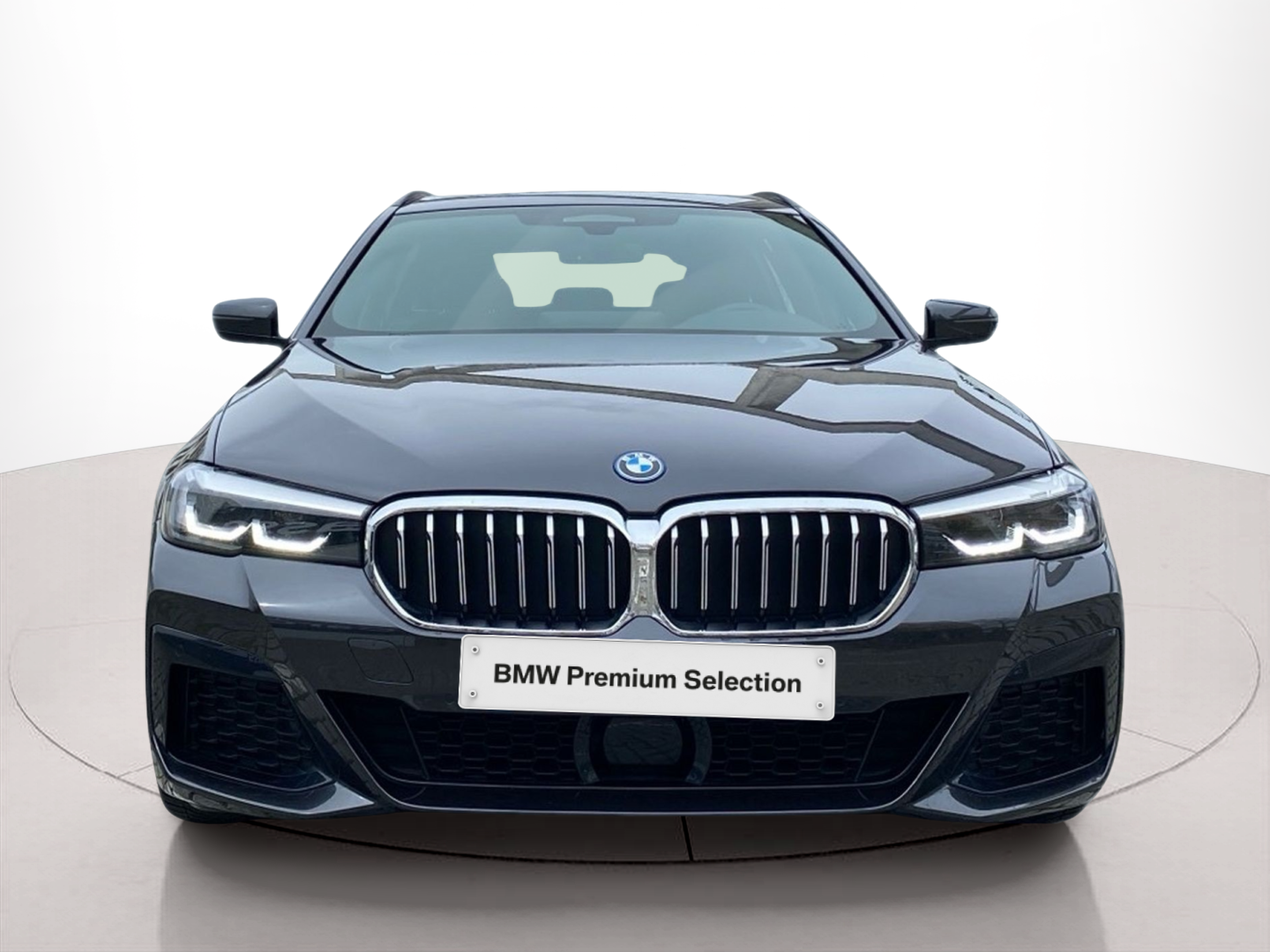Fotos de BMW Série 5 530e Touring color Gris. Año 2021. 215KW(292CV). Elétrico / Gasolina Híbrido. En concesionario Caetano Baviera Lisboa de Lisboa