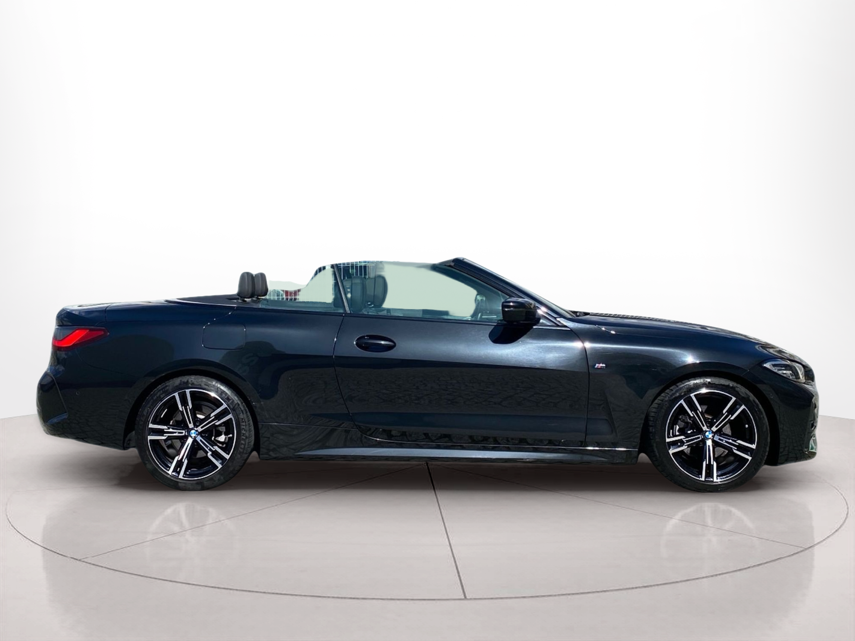 Fotos de BMW Série 4 420d Cabrio color Negro. Año 2024. 140KW(190CV). Diesel. En concesionario Caetano Baviera Cascais de Cascais
