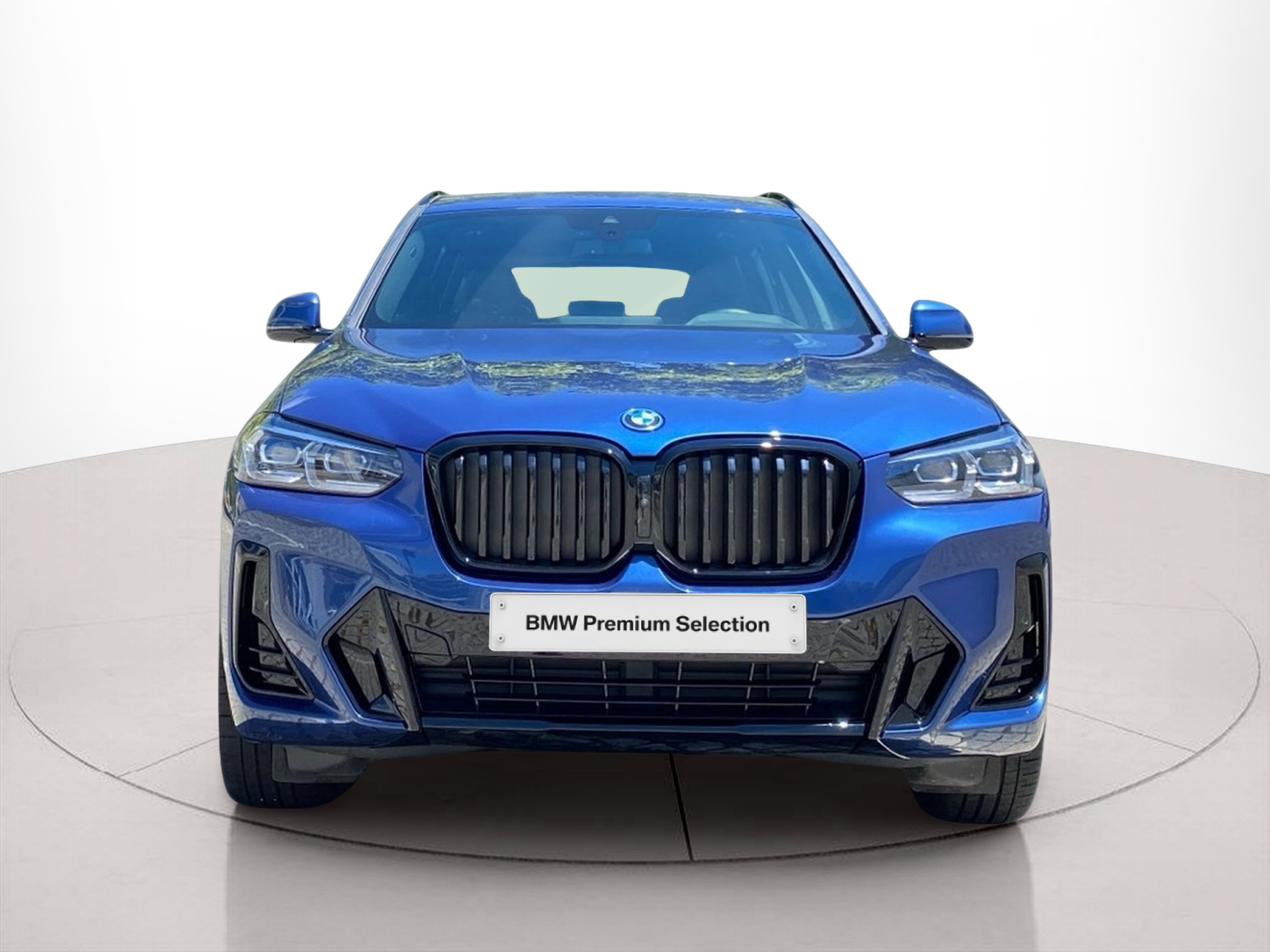 Fotos de BMW X3 xDrive30e color Azul. Año 2023. 215KW(292CV). Elétrico / Gasolina Híbrido. En concesionario Caetano Baviera Lisboa de Lisboa