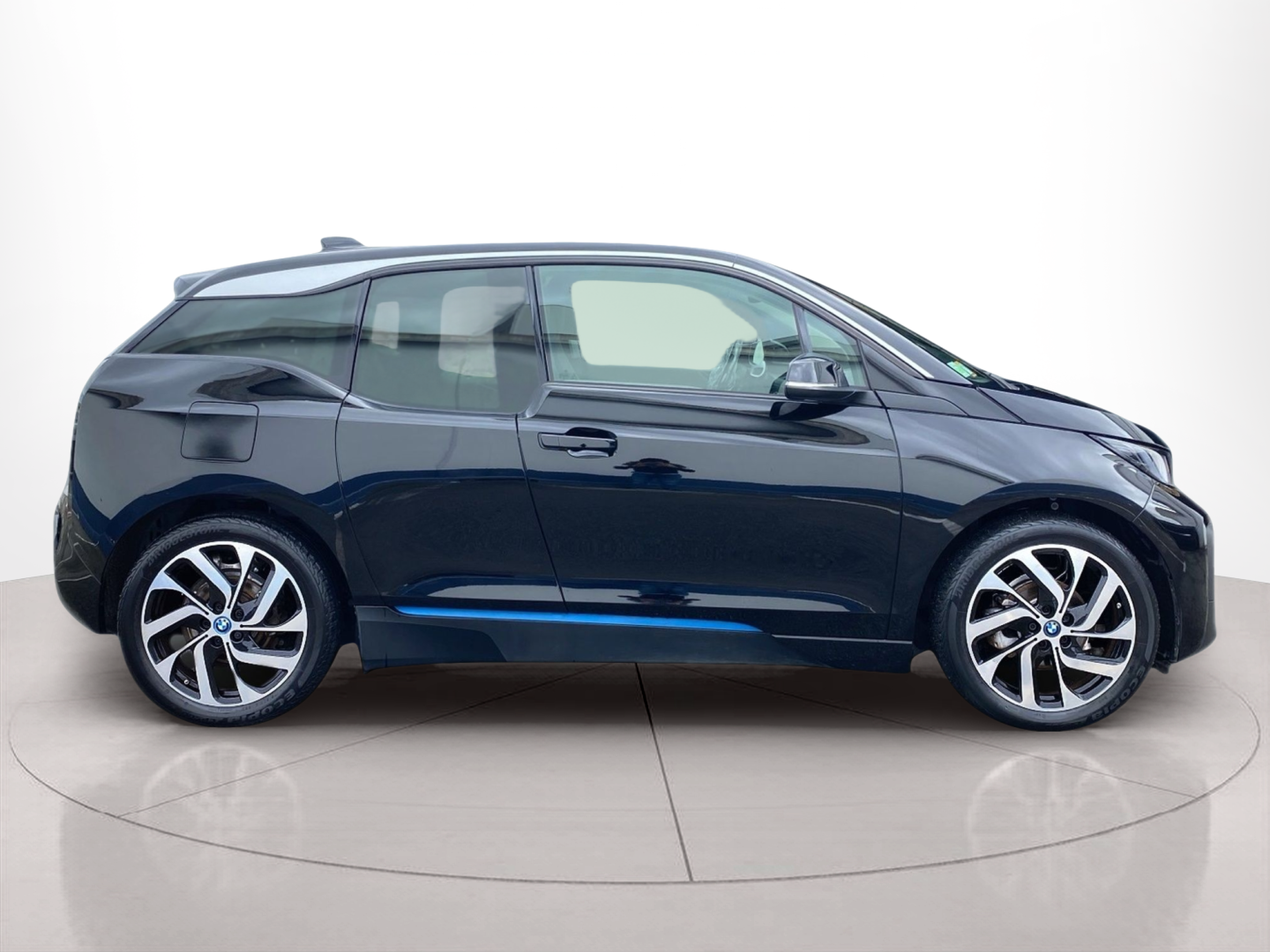 Fotos de BMW i3 i3 94Ah color Negro. Año 2018. 125KW(170CV). Elétrico. En concesionario Caetano Baviera Lisboa de Lisboa