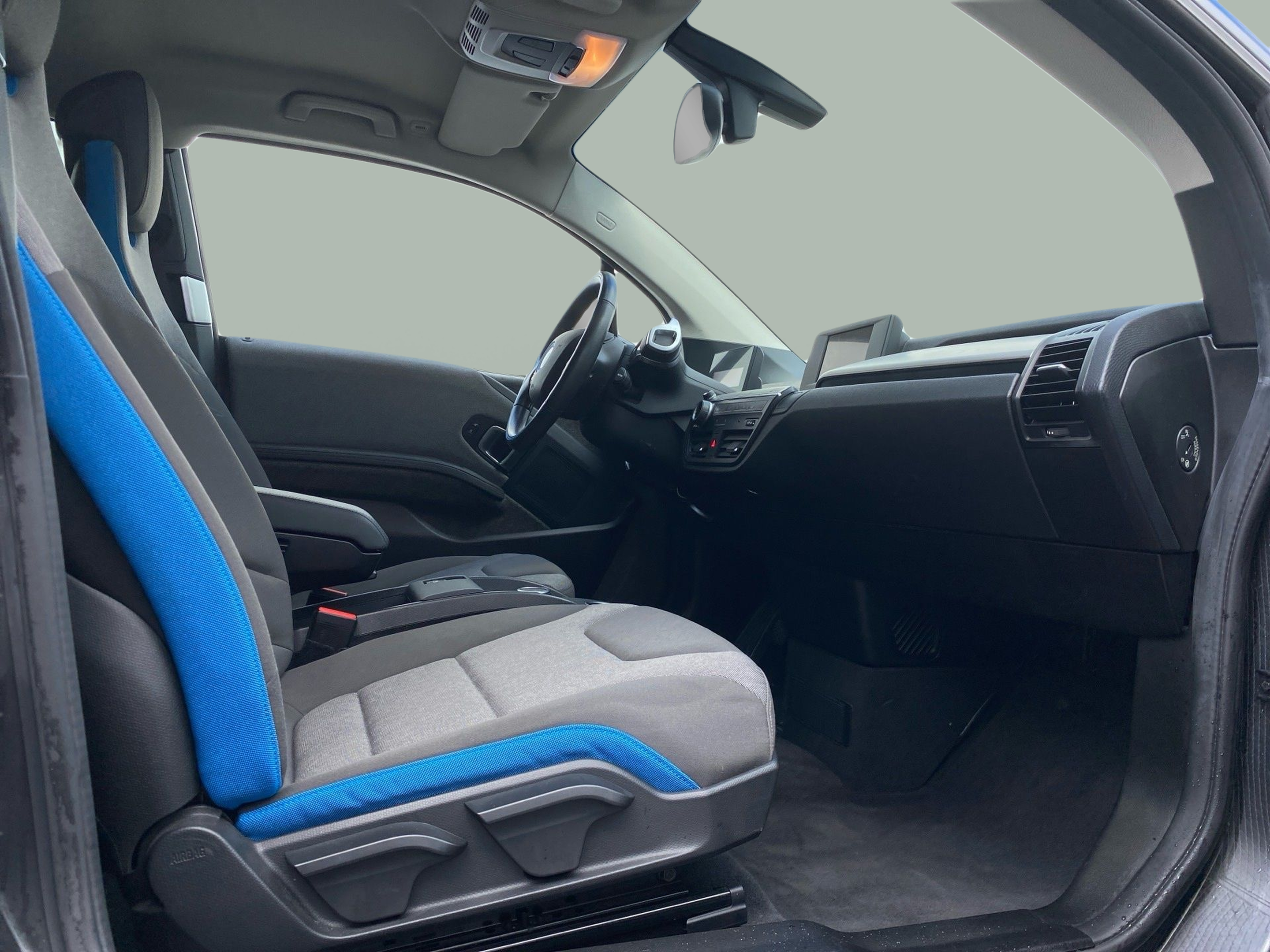 BMW i3 i3 94Ah color Negro. Año 2018. 125KW(170CV). Elétrico. En concesionario Caetano Baviera Lisboa de Lisboa