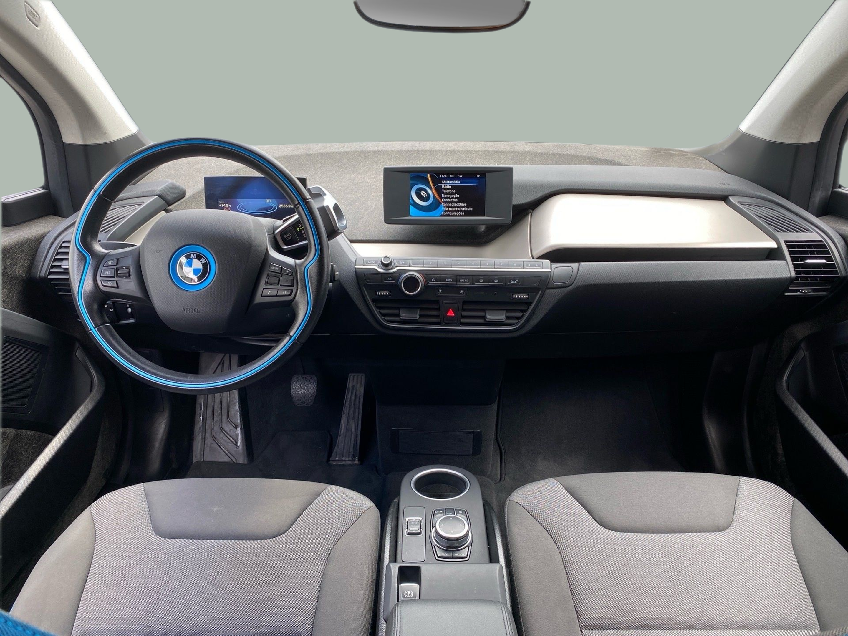 BMW i3 i3 94Ah color Negro. Año 2018. 125KW(170CV). Elétrico. En concesionario Caetano Baviera Lisboa de Lisboa