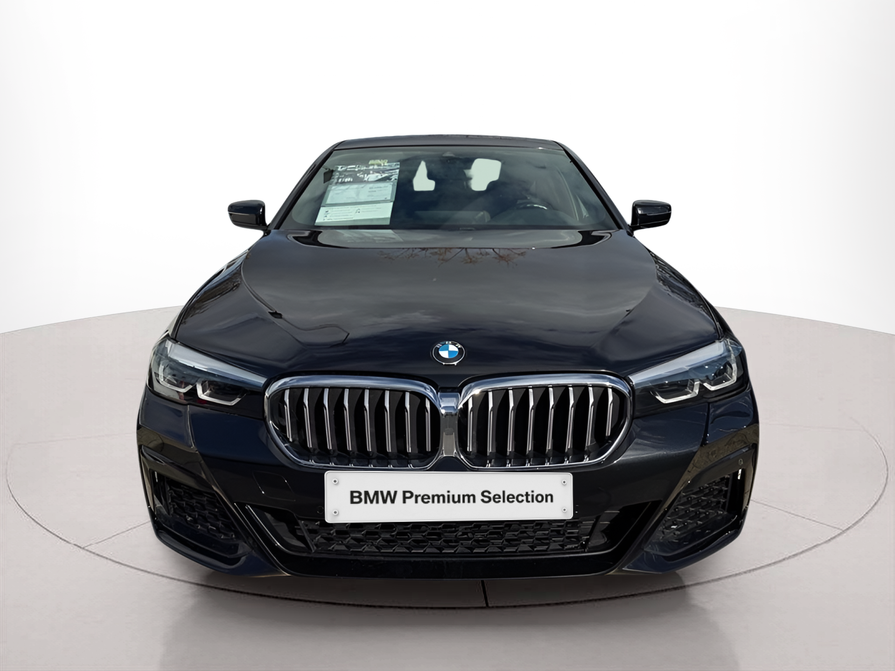 Fotos de BMW Série 5 520d Berlina color Negro. Año 2023. 140KW(190CV). Diesel. En concesionario Caetano Baviera Portimão de Portimão
