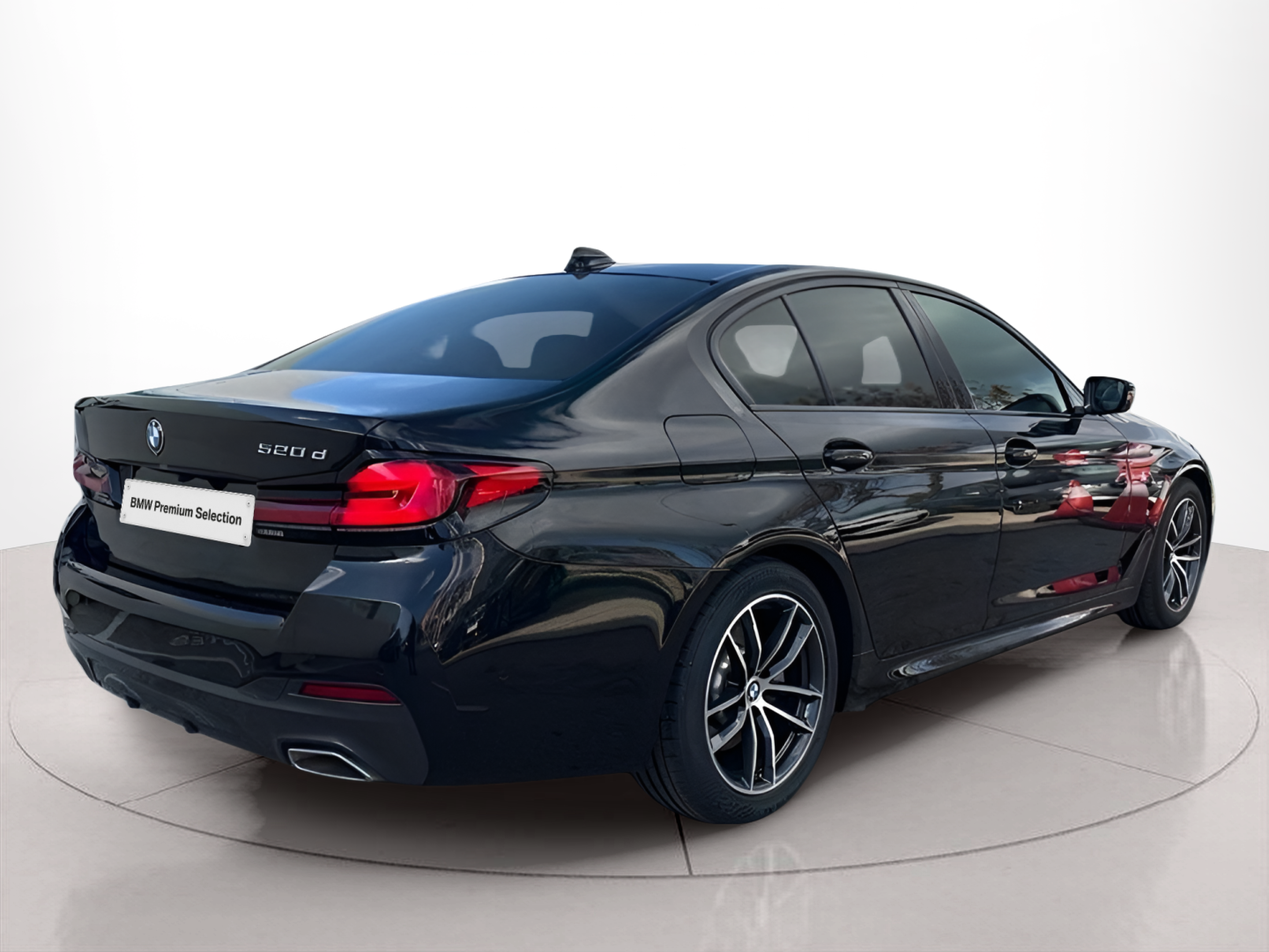 BMW Série 5 520d Berlina color Negro. Año 2023. 140KW(190CV). Diesel. En concesionario Caetano Baviera Portimão de Portimão
