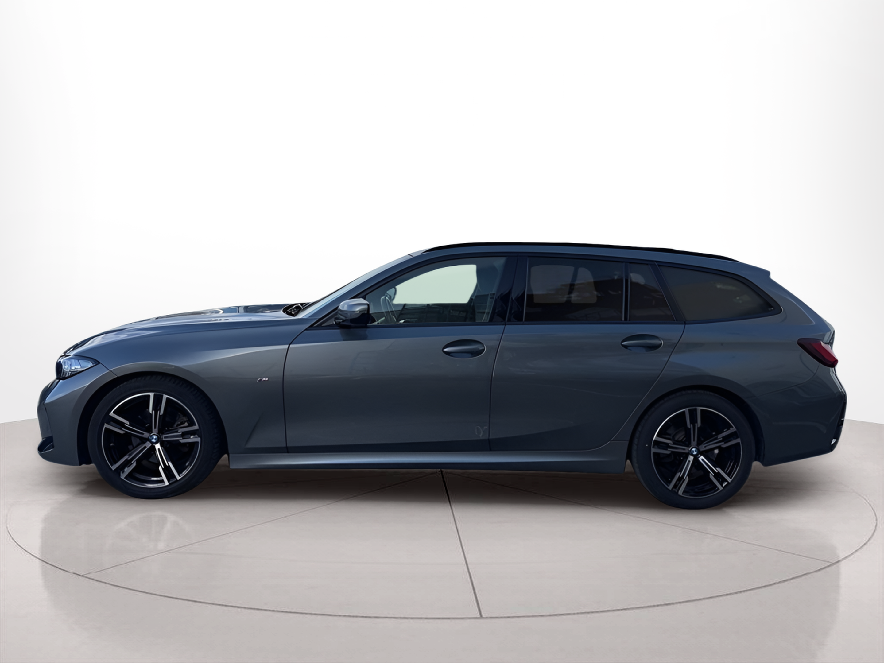 Fotos de BMW Série 3 320d Touring color Gris. Año 2023. 140KW(190CV). Diesel. En concesionario Caetano Baviera Portimão de Portimão