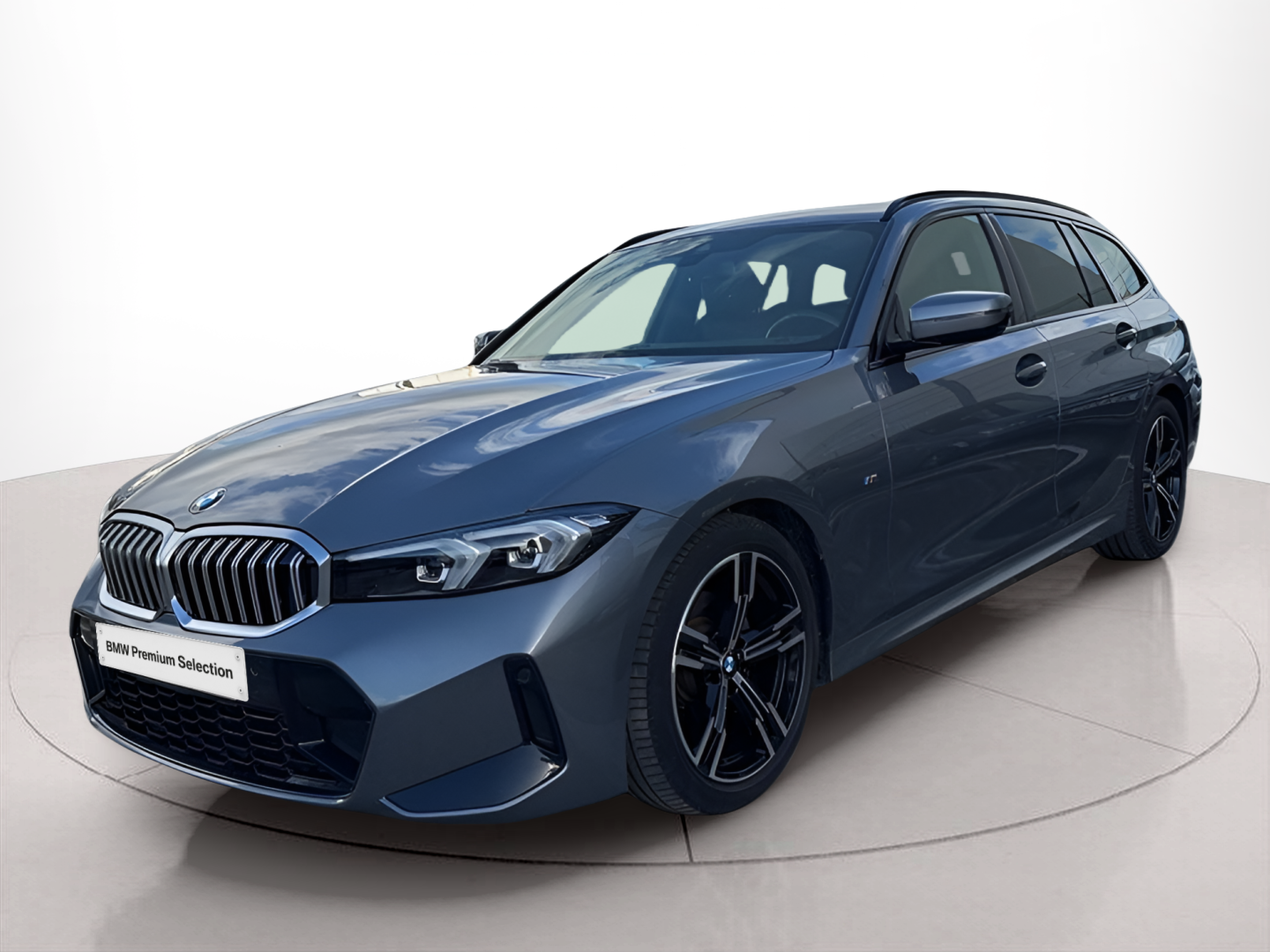 Fotos de BMW Série 3 320d Touring color Gris. Año 2023. 140KW(190CV). Diesel. En concesionario Caetano Baviera Portimão de Portimão