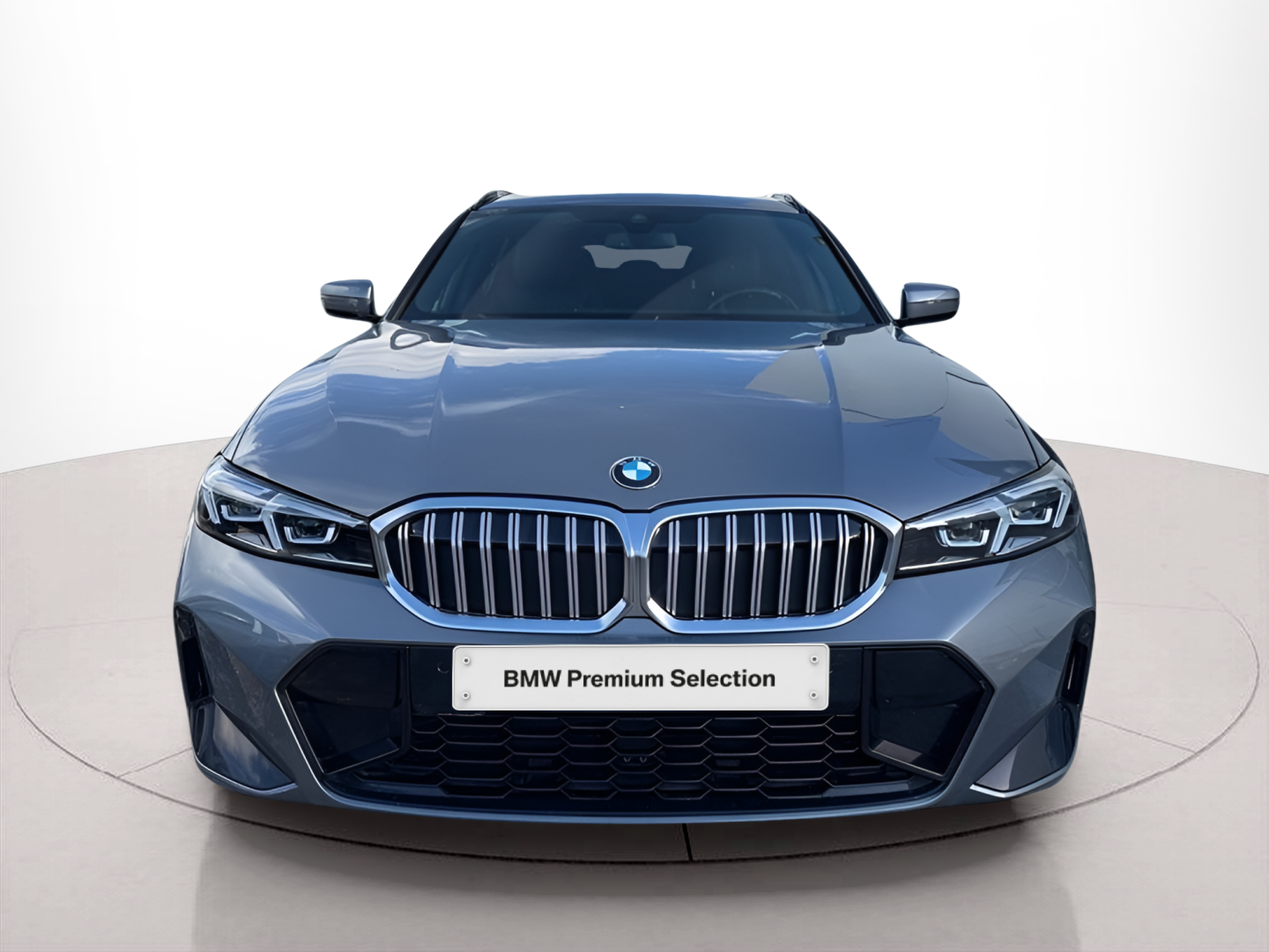 Fotos de BMW Série 3 320d Touring color Gris. Año 2023. 140KW(190CV). Diesel. En concesionario Caetano Baviera Portimão de Portimão