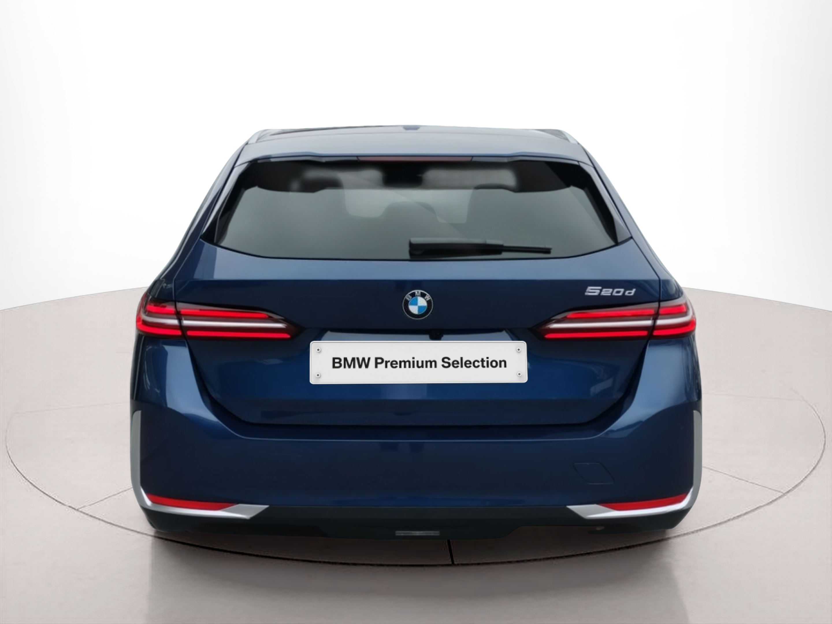BMW Série 5 520d Touring color Azul. Año 2024. 145KW(197CV). Diesel. En concesionario Caetano Baviera Santa Maria da Feira de Santa Maria da Feira
