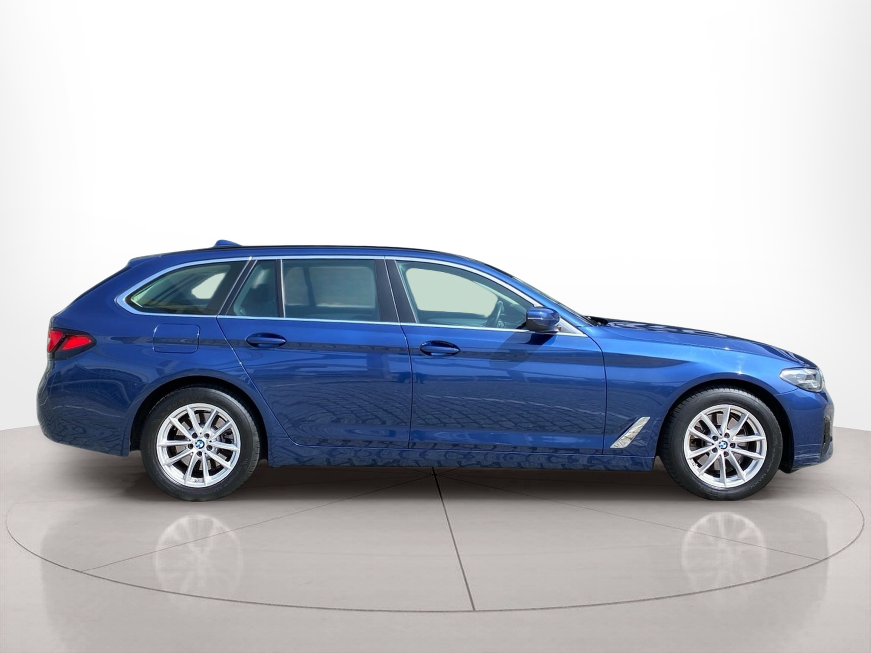 Fotos de BMW Série 5 520d Touring color Azul. Año 2020. 140KW(190CV). Diesel. En concesionario Caetano Baviera Lisboa de Lisboa
