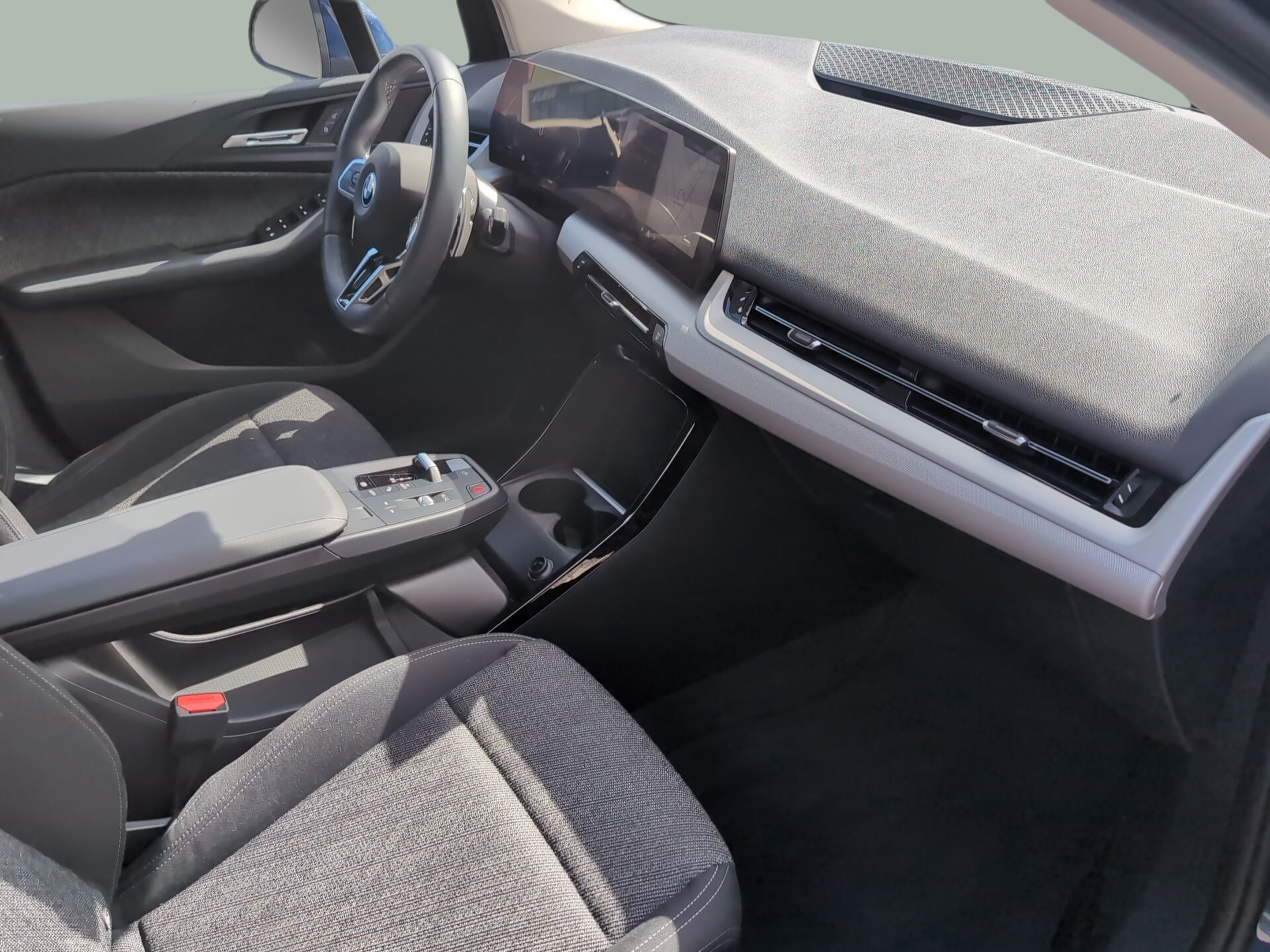 BMW Série 2 225xe Active Tourer color Azul. Año 2024. 180KW(245CV). Elétrico / Gasolina Híbrido. En concesionario Caetano Baviera Santa Maria da Feira de Santa Maria da Feira