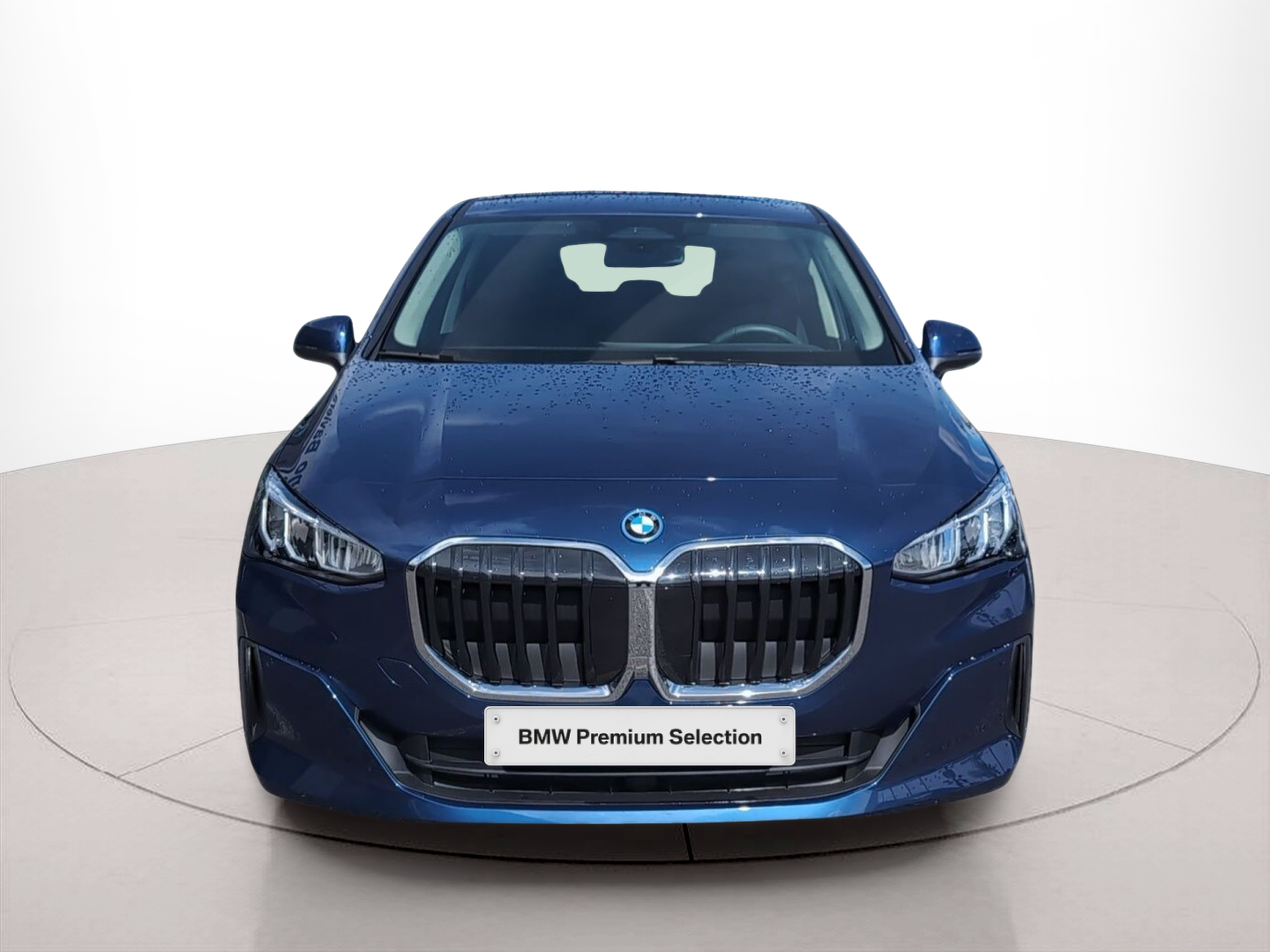 BMW Série 2 225xe Active Tourer color Azul. Año 2024. 180KW(245CV). Elétrico / Gasolina Híbrido. En concesionario Caetano Baviera Santa Maria da Feira de Santa Maria da Feira