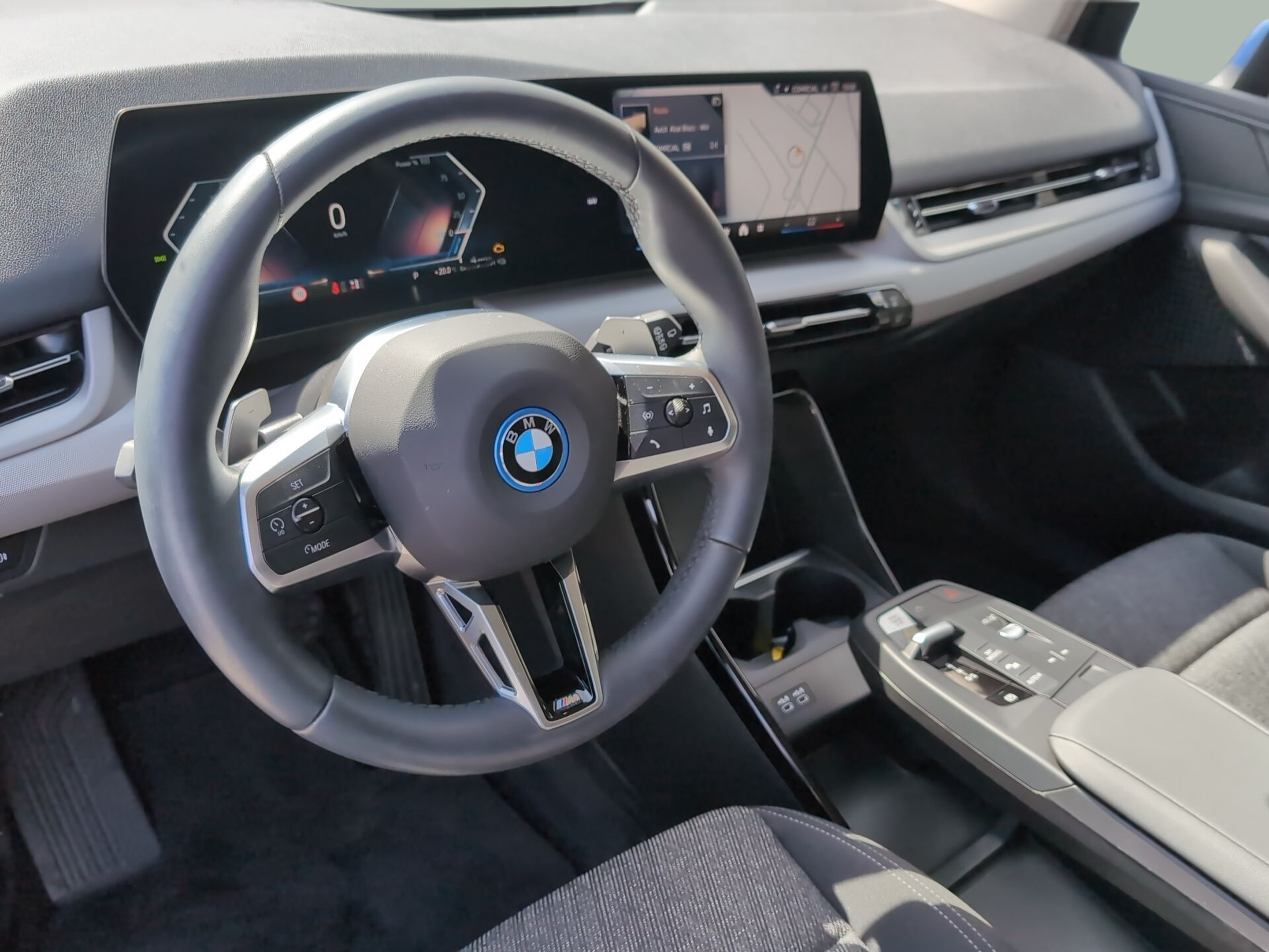 BMW Série 2 225xe Active Tourer color Azul. Año 2024. 180KW(245CV). Elétrico / Gasolina Híbrido. En concesionario Caetano Baviera Santa Maria da Feira de Santa Maria da Feira