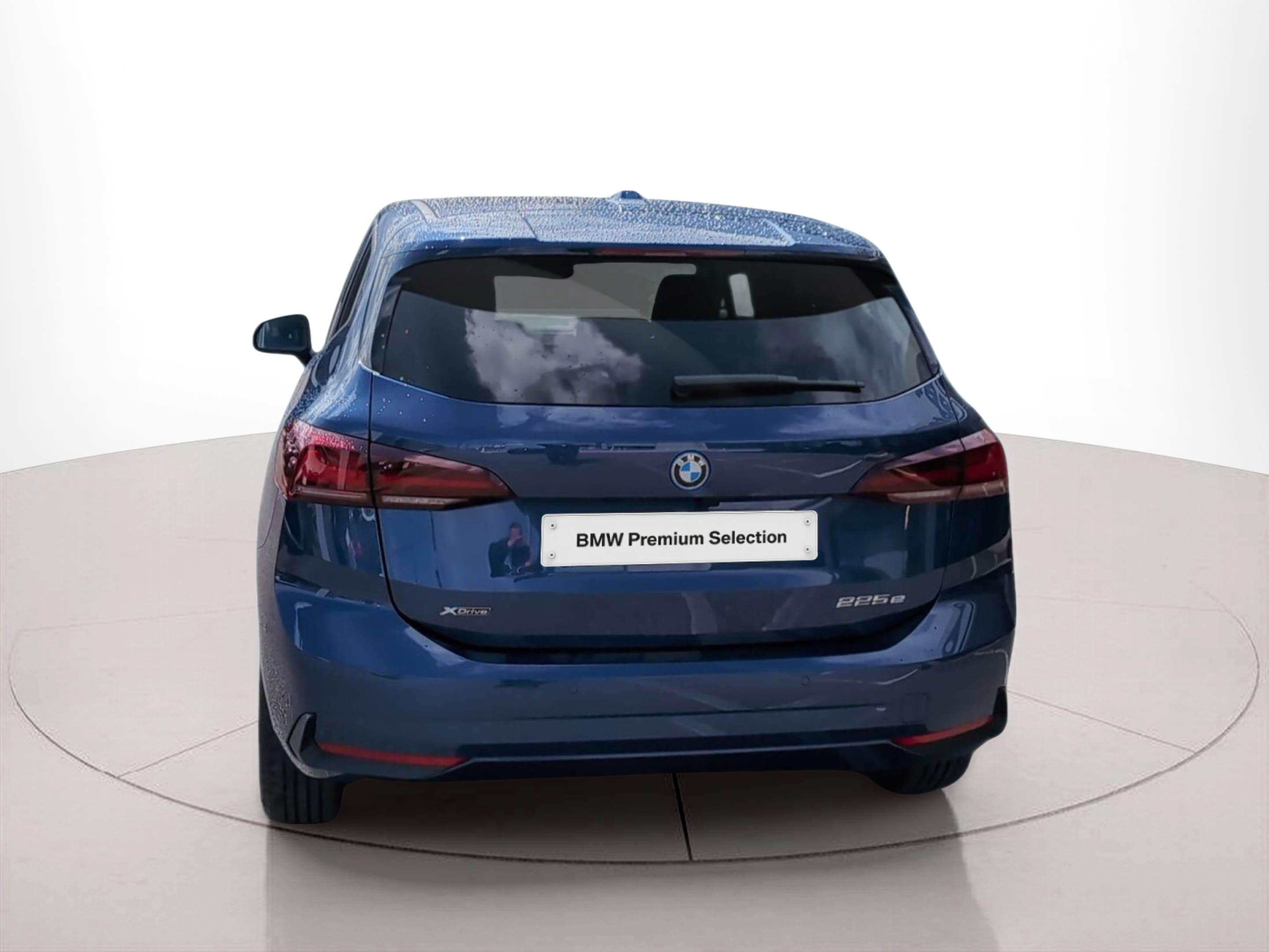 BMW Série 2 225xe Active Tourer color Azul. Año 2024. 180KW(245CV). Elétrico / Gasolina Híbrido. En concesionario Caetano Baviera Santa Maria da Feira de Santa Maria da Feira