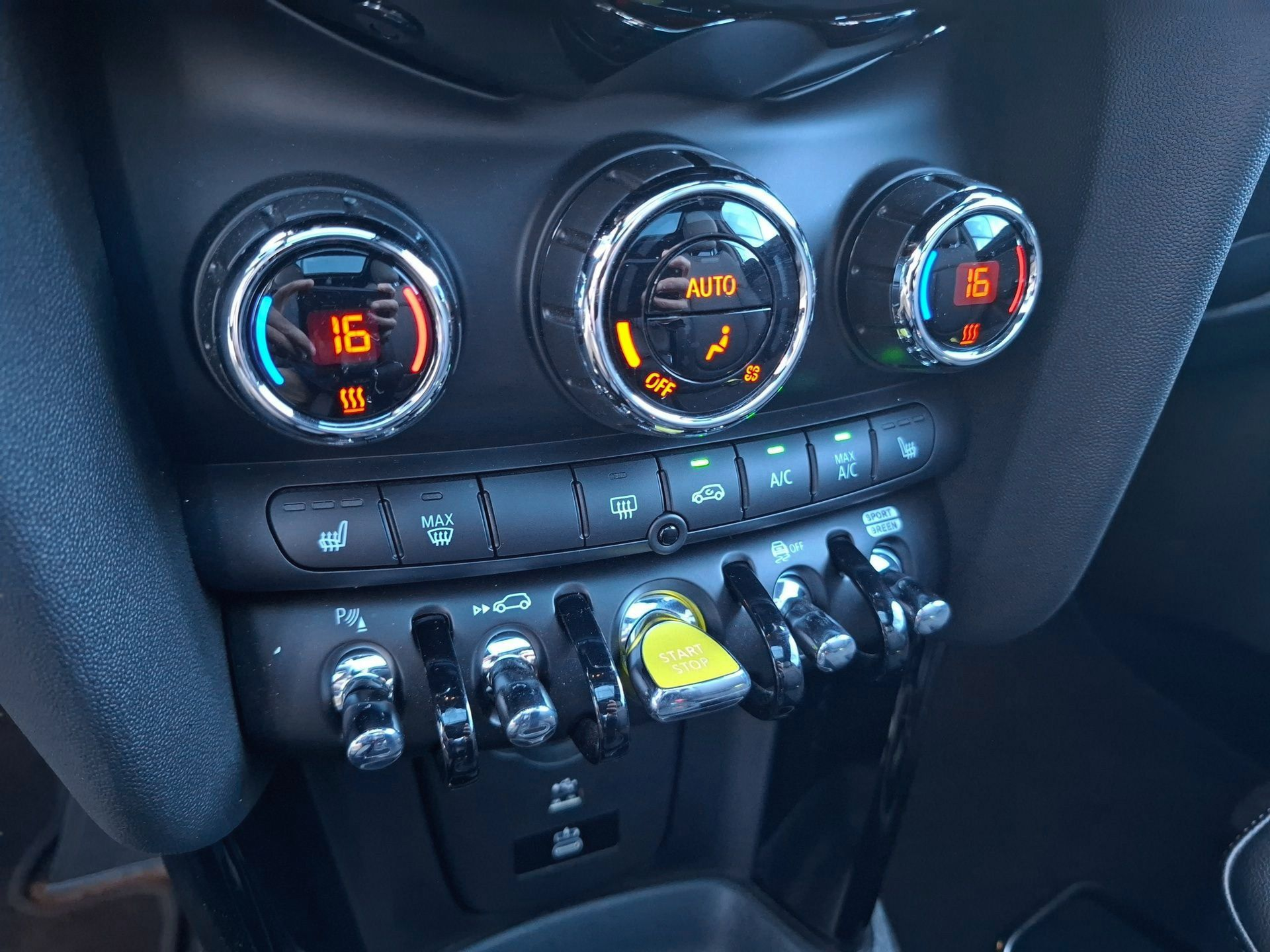 fotoG 20 del MINI MINI 3 Portas Cooper S E 135 kW (184 CV) 184cv Elétrico de 2023 em Vila Nova de Gaia