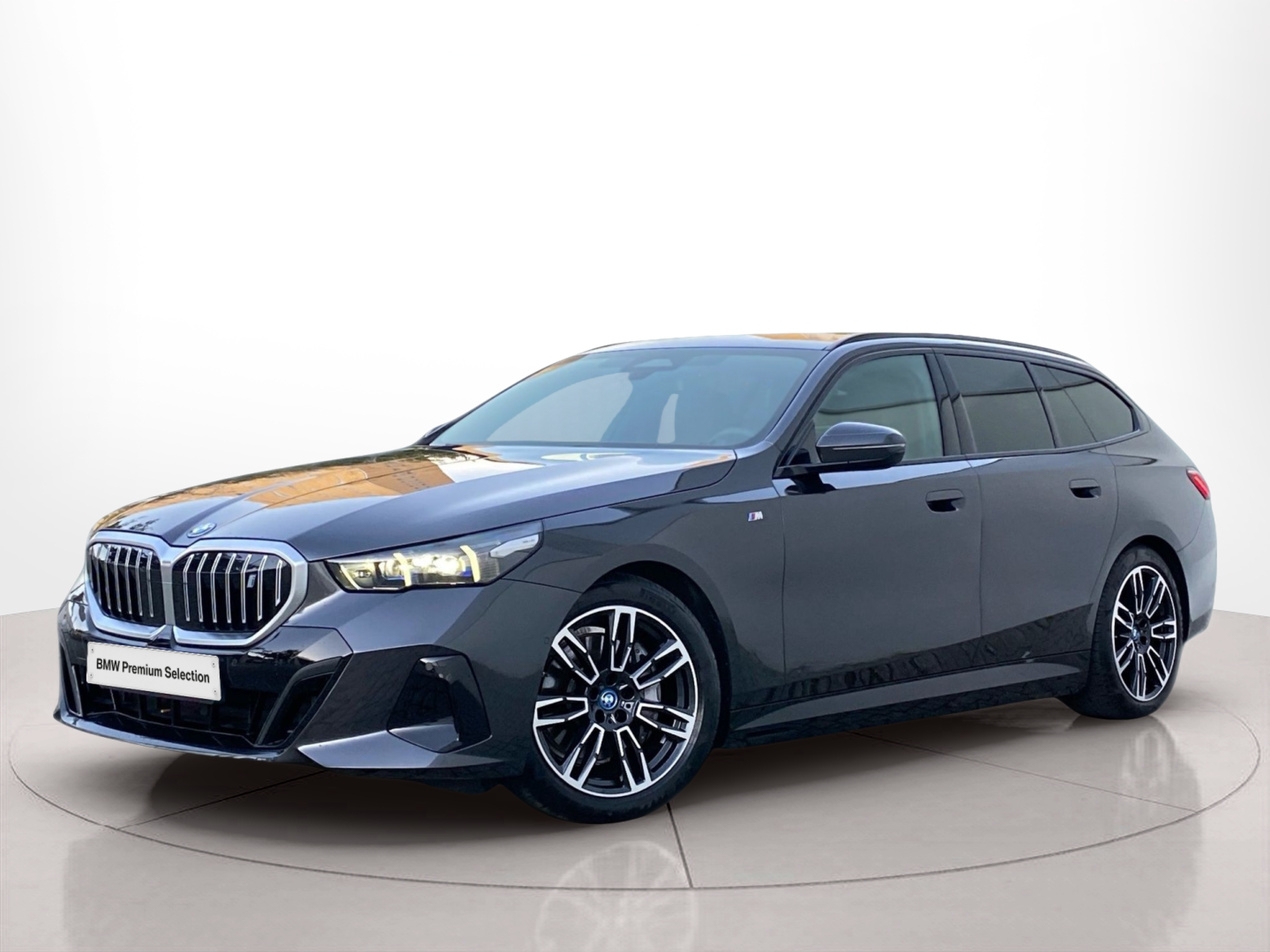 BMW i5 eDrive40 color Gris. Año 2024. 250KW(340CV). Elétrico. En concesionario Caetano Baviera Lisboa de Lisboa
