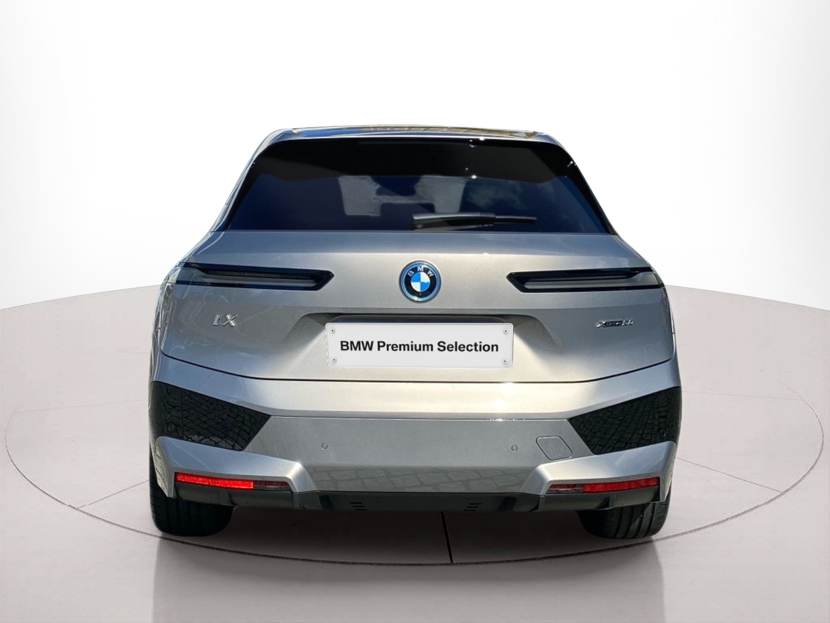 BMW iX xDrive50 color Gris. Año 2024. 385KW(523CV). Elétrico. En concesionario Caetano Baviera Lisboa de Lisboa