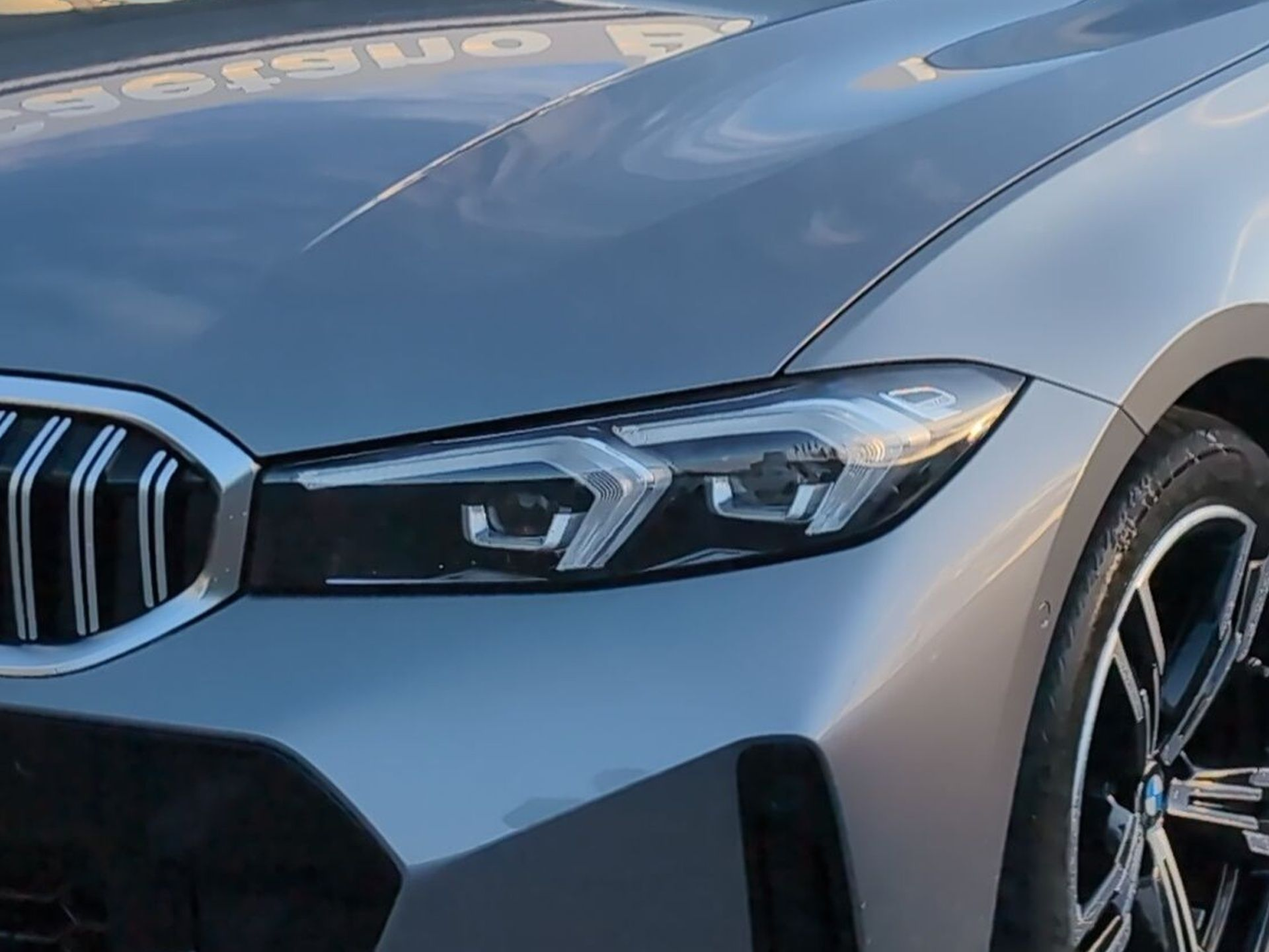 BMW Série 3 320d Touring color Gris. Año 2024. 140KW(190CV). Diesel. En concesionario Caetano Baviera Santa Maria da Feira de Santa Maria da Feira