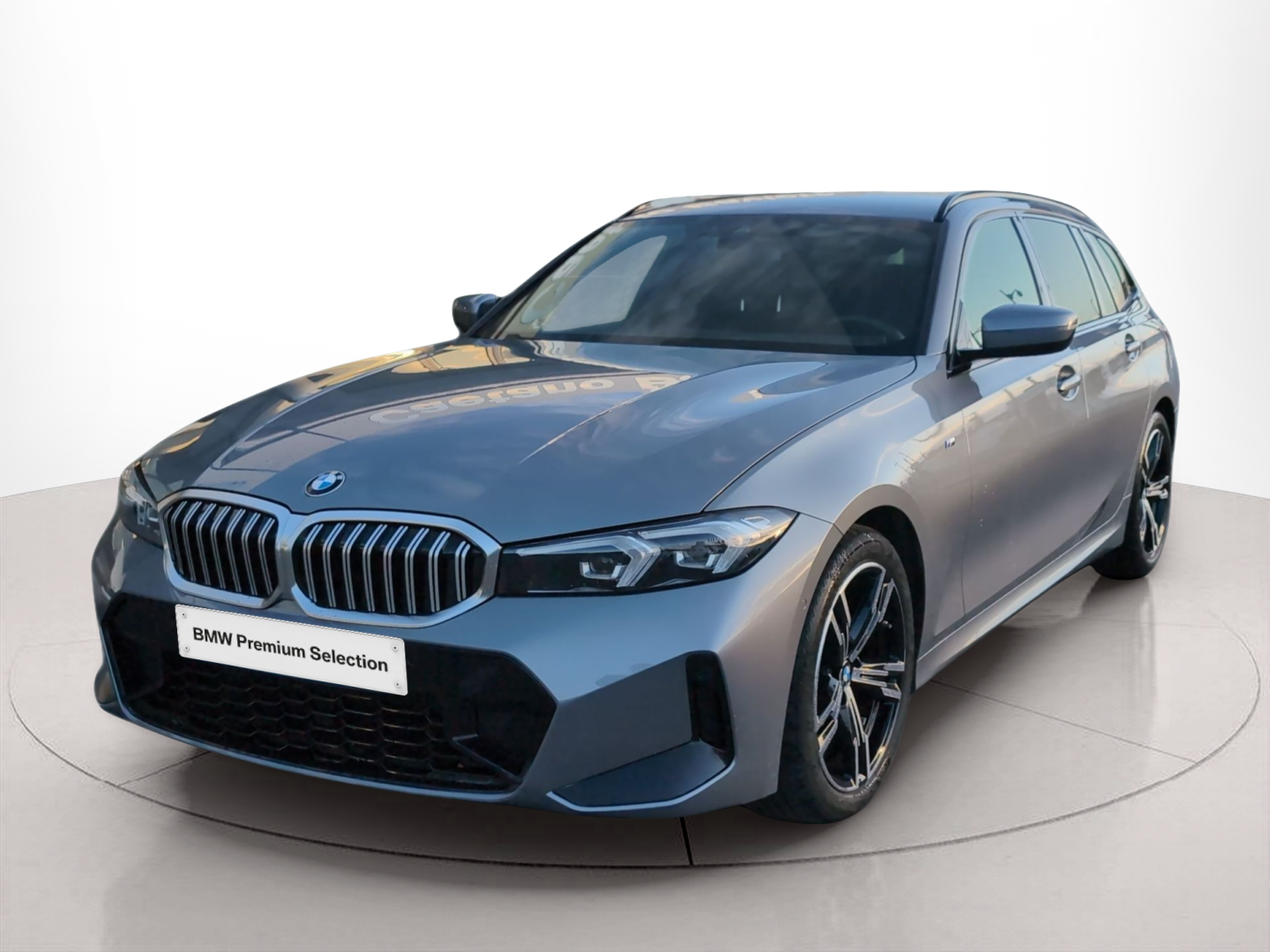 Fotos de BMW Série 3 320d Touring color Gris. Año 2024. 140KW(190CV). Diesel. En concesionario Caetano Baviera Santa Maria da Feira de Santa Maria da Feira
