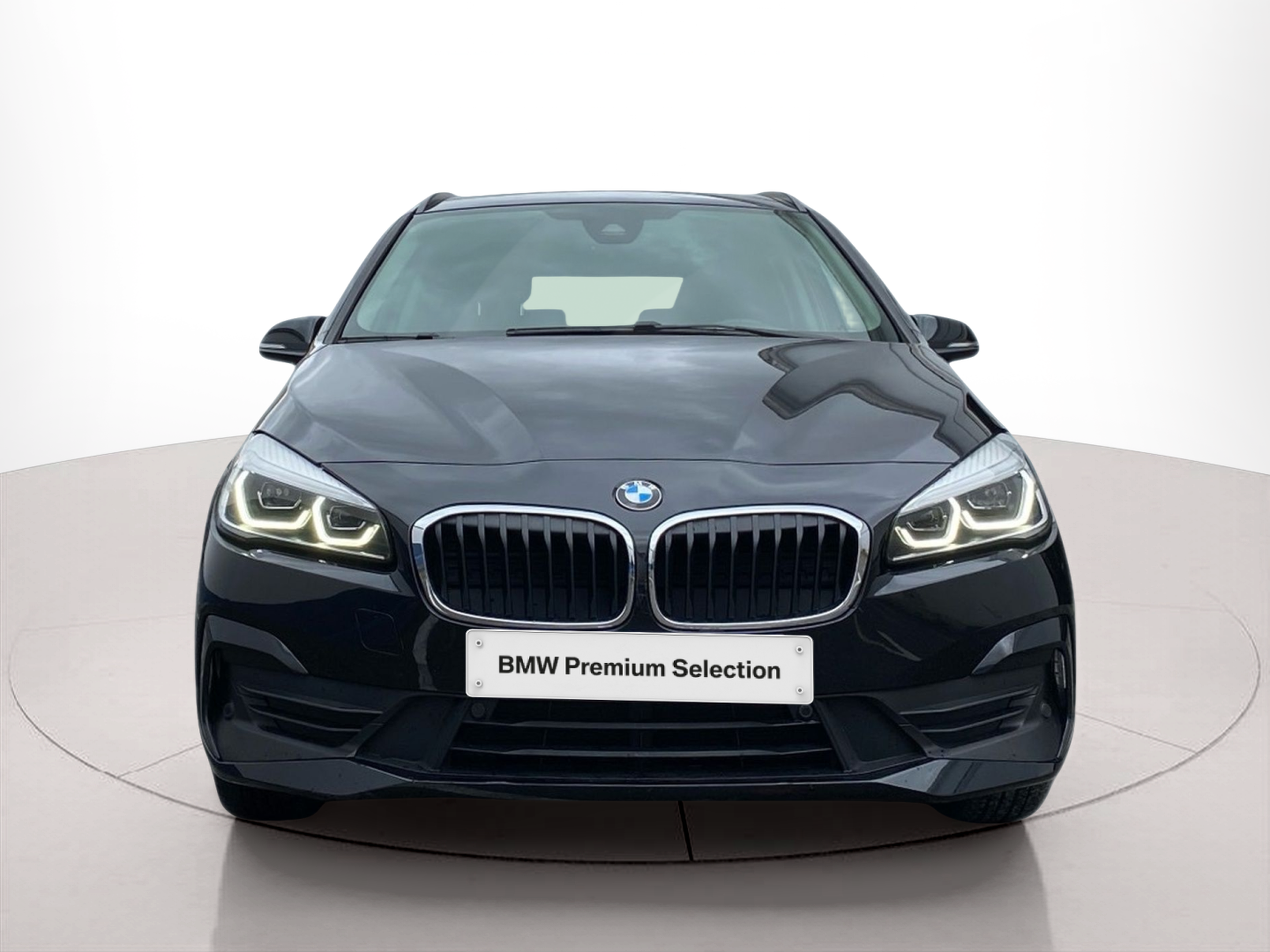 Fotos de BMW Série 2 216d Gran Tourer color Negro. Año 2021. 85KW(116CV). Diesel. En concesionario Caetano Baviera Lisboa de Lisboa