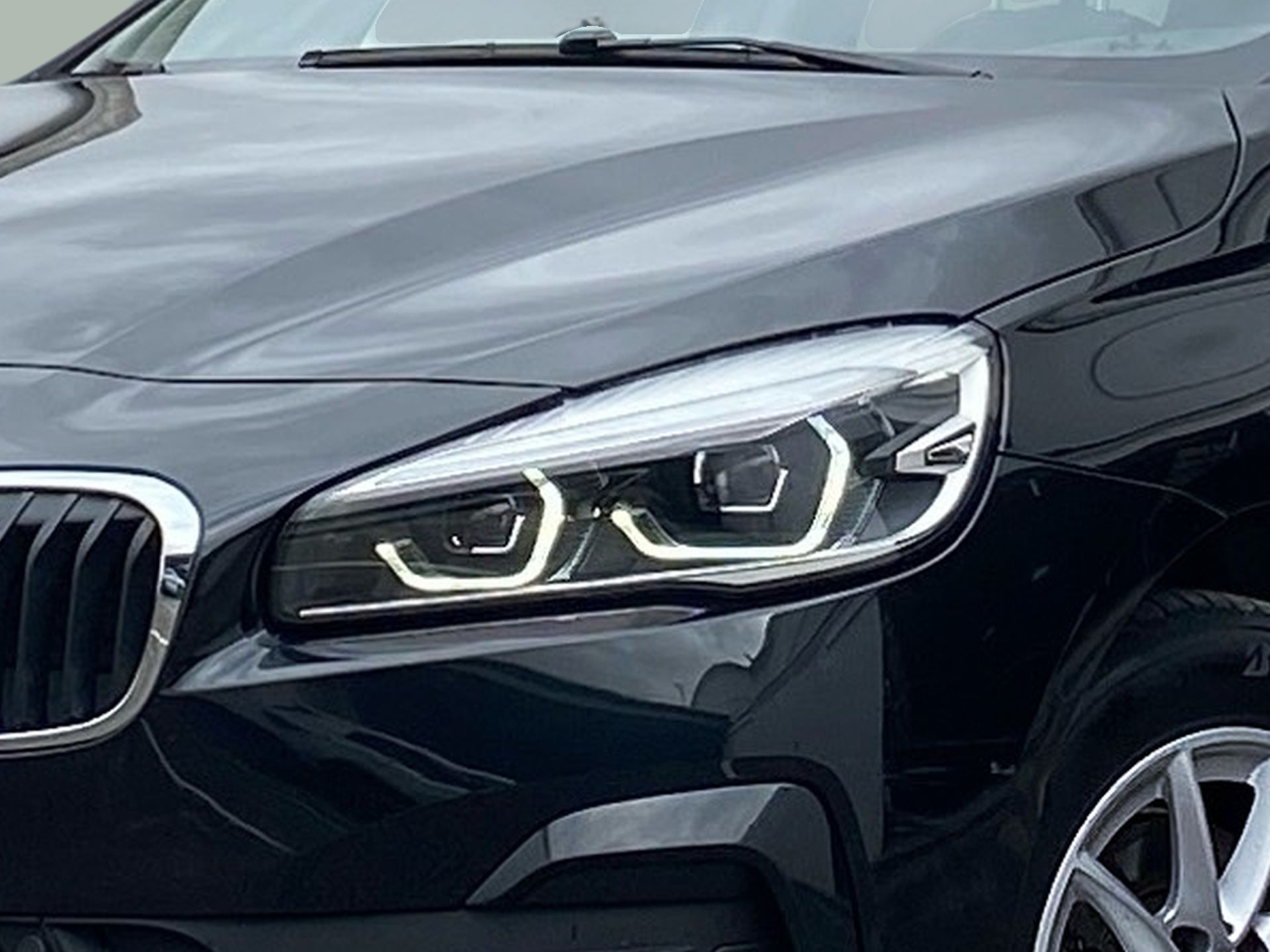 BMW Série 2 216d Gran Tourer color Negro. Año 2021. 85KW(116CV). Diesel. En concesionario Caetano Baviera Lisboa de Lisboa