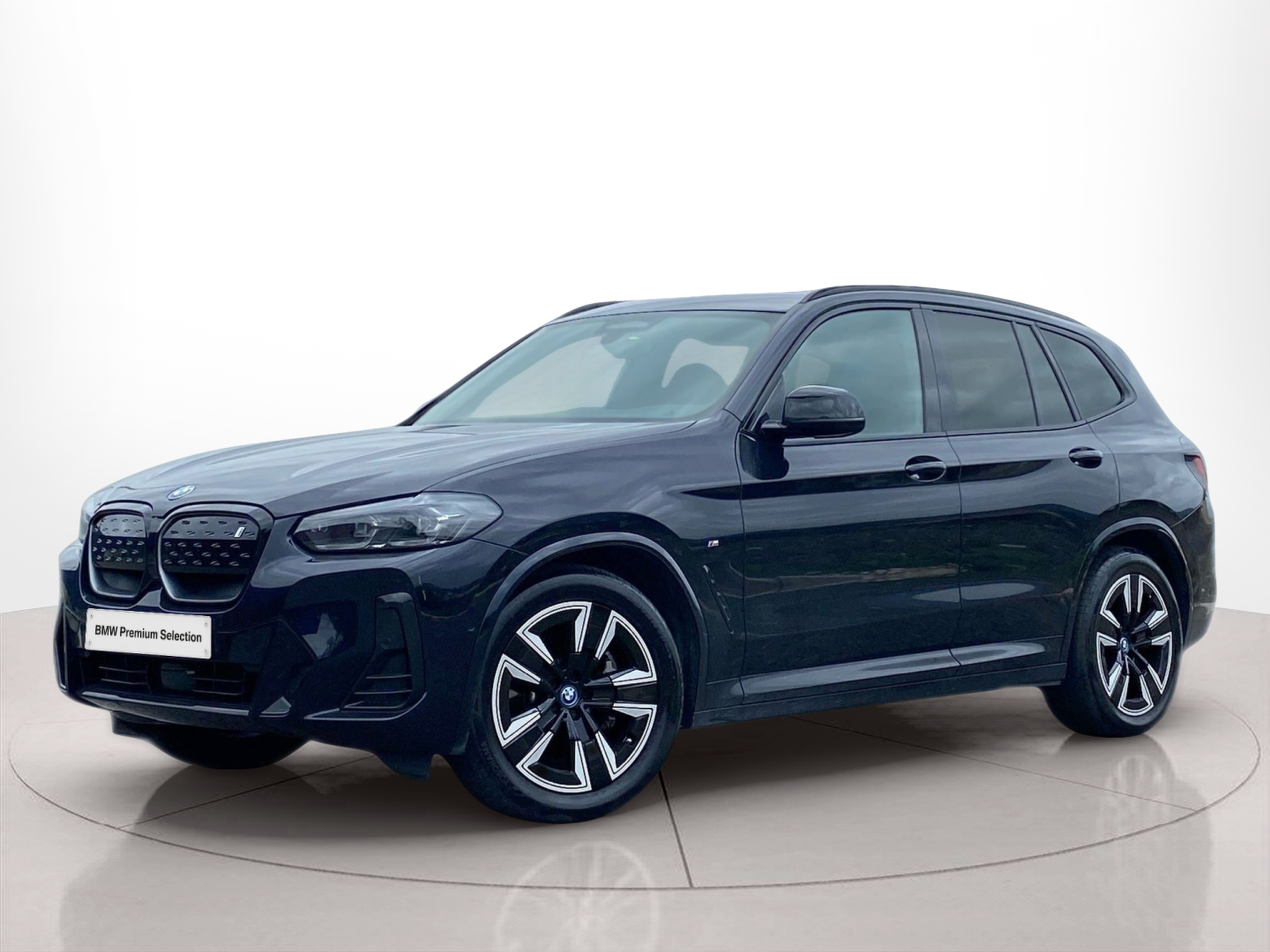 Fotos de BMW iX3 iX3 80 kWh color Negro. Año 2023. 210KW(286CV). Elétrico. En concesionario Caetano Baviera Cascais de Cascais