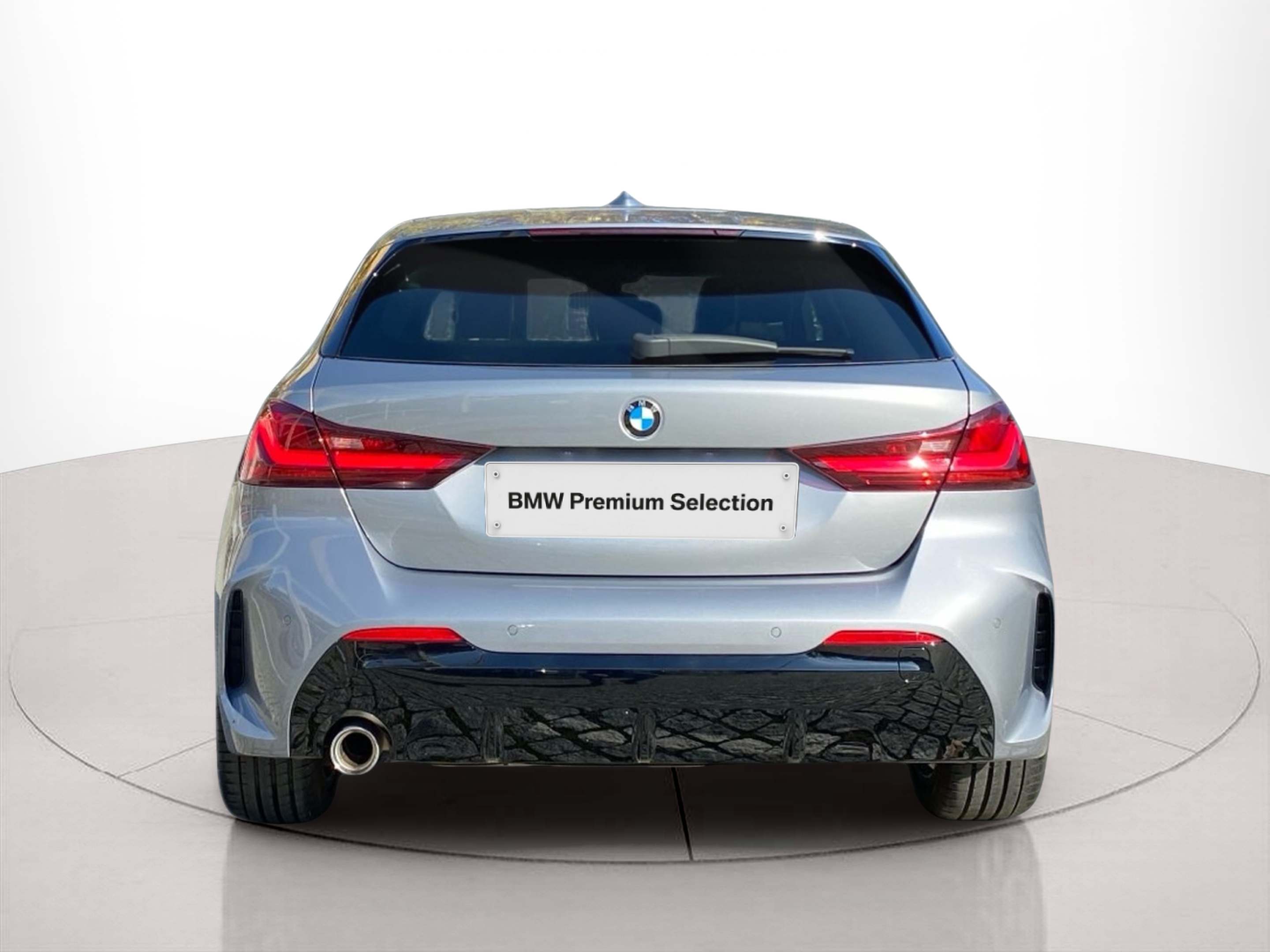 BMW Série 1 116d color Gris. Año 2024. 85KW(116CV). Diesel. En concesionario Caetano Baviera Cascais de Cascais