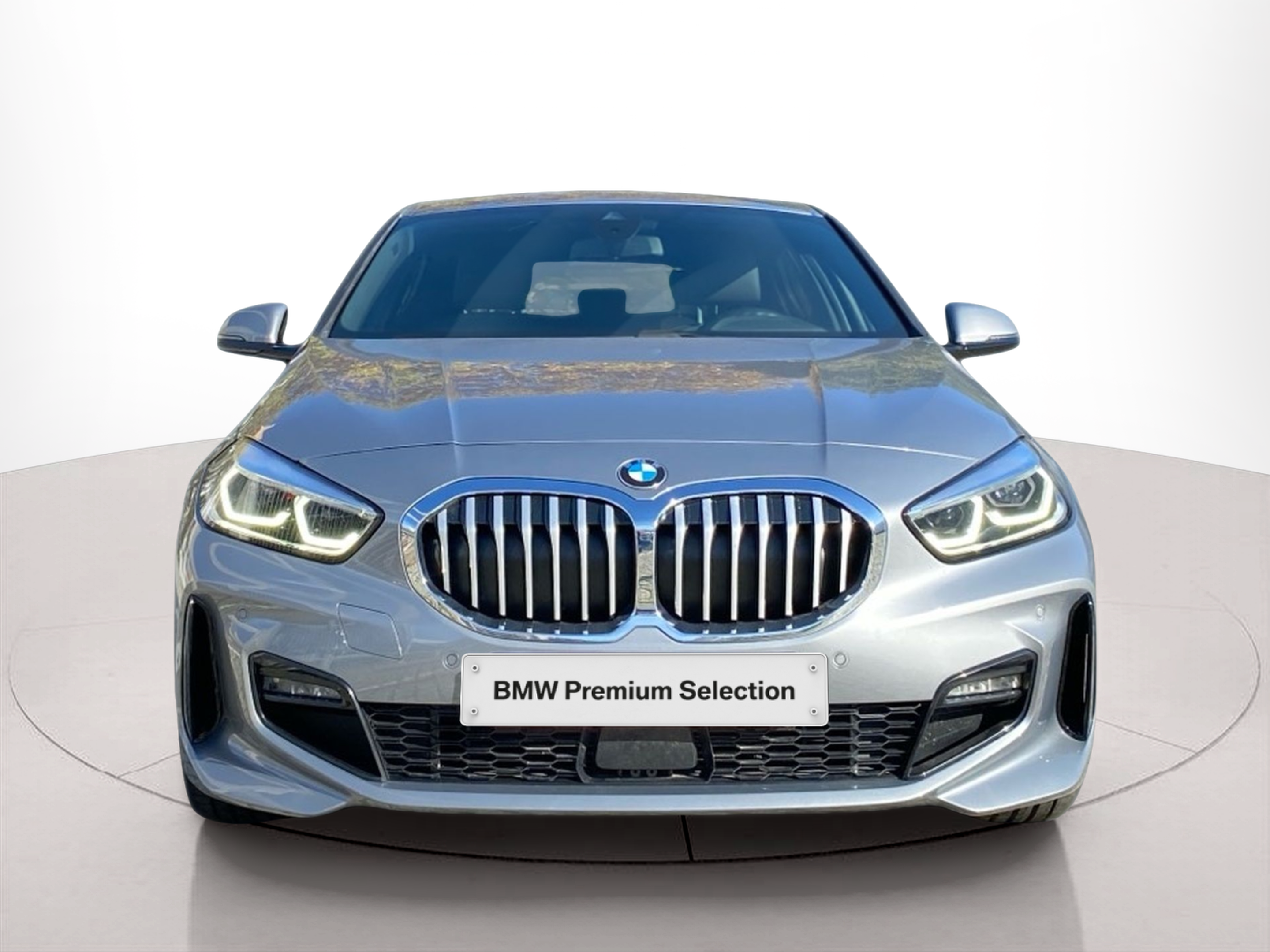 Fotos de BMW Série 1 116d color Gris. Año 2024. 85KW(116CV). Diesel. En concesionario Caetano Baviera Cascais de Cascais