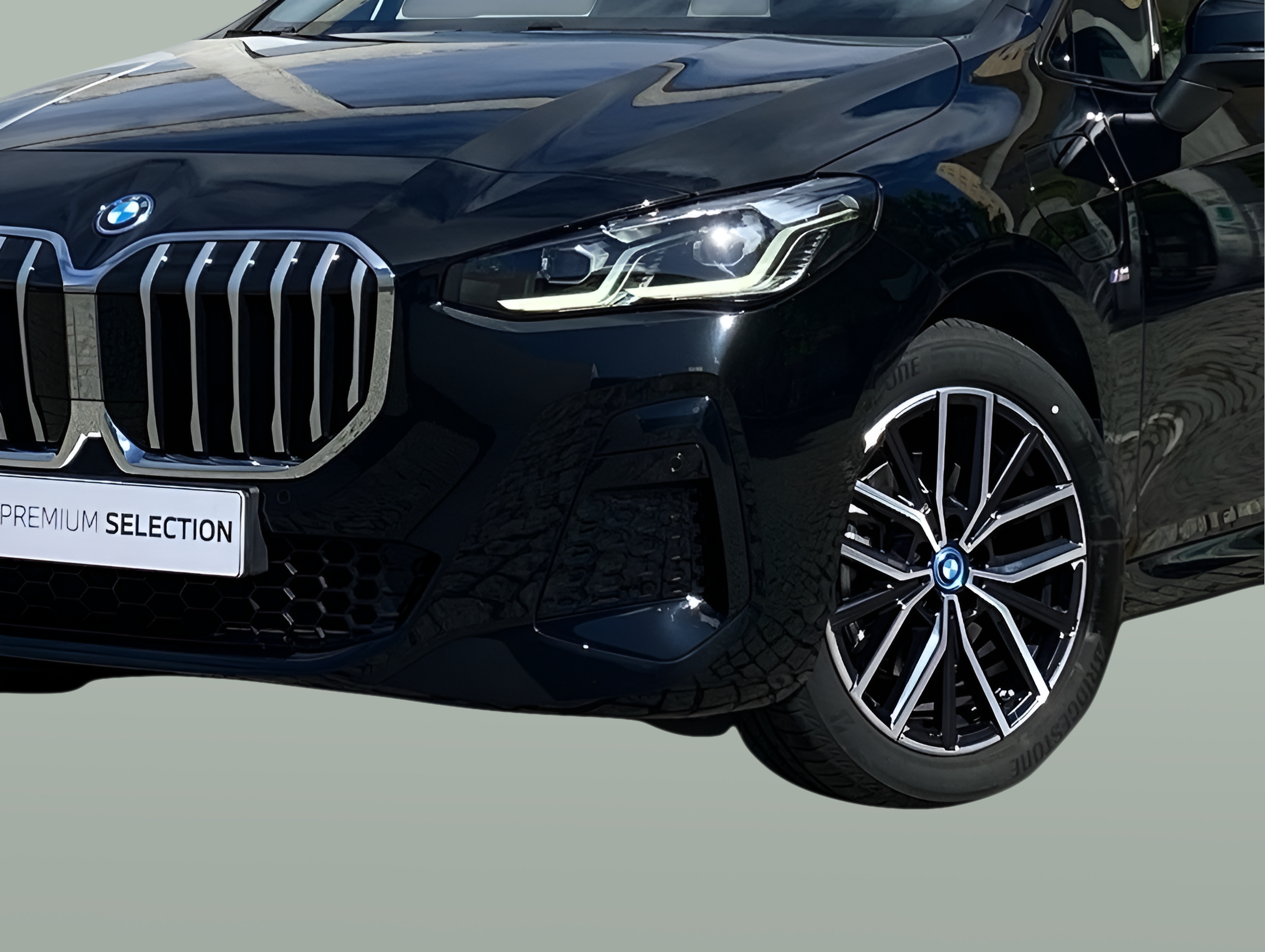 BMW Série 2 225xe Active Tourer color Negro. Año 2024. 180KW(245CV). Elétrico / Gasolina Híbrido. En concesionario Caetano Baviera Cascais de Cascais