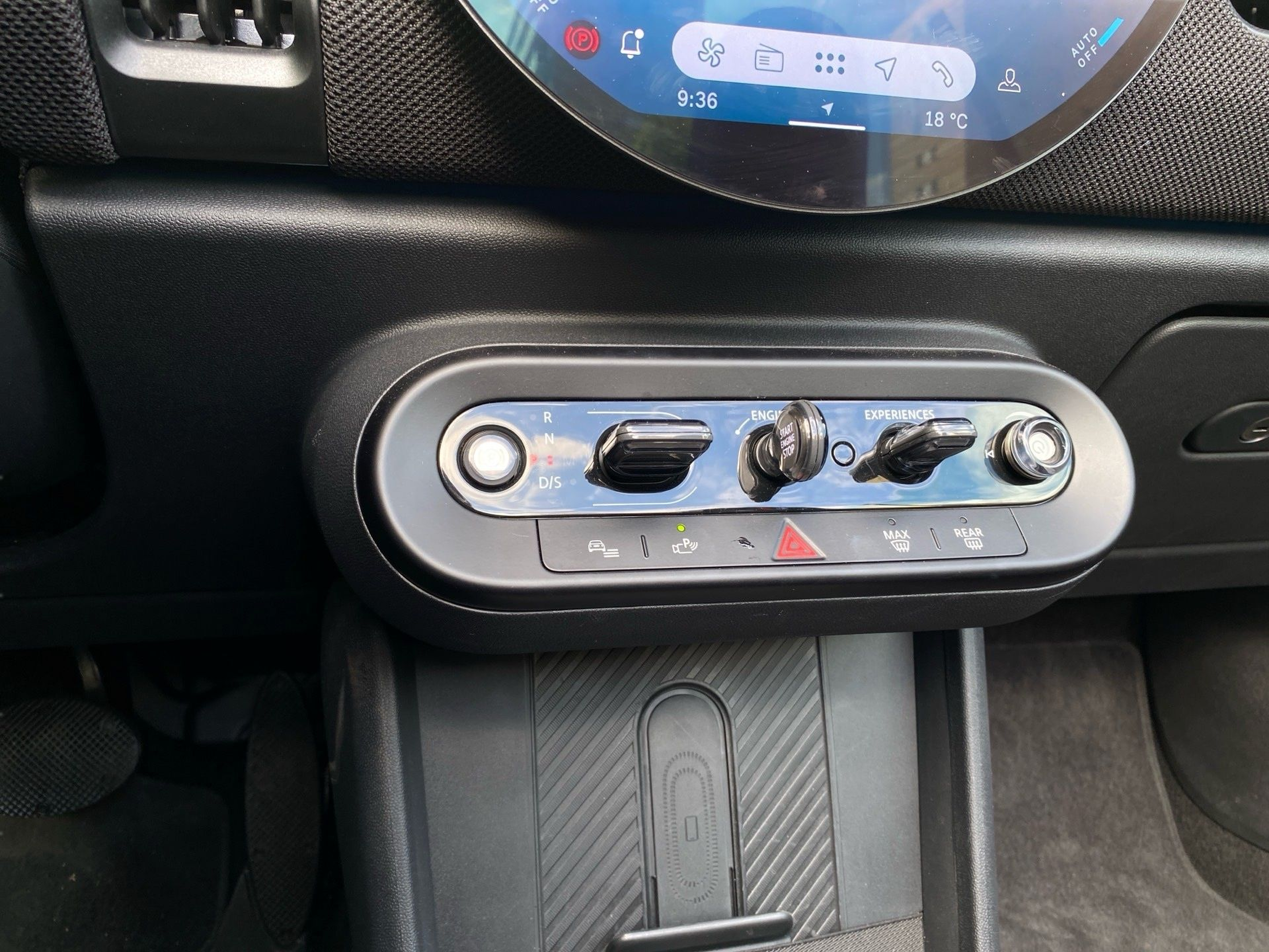 fotoG 13 del MINI MINI Cabrio Cooper 120 kW (163 CV) 163cv Gasolina de 2024 em Vila Nova de Gaia