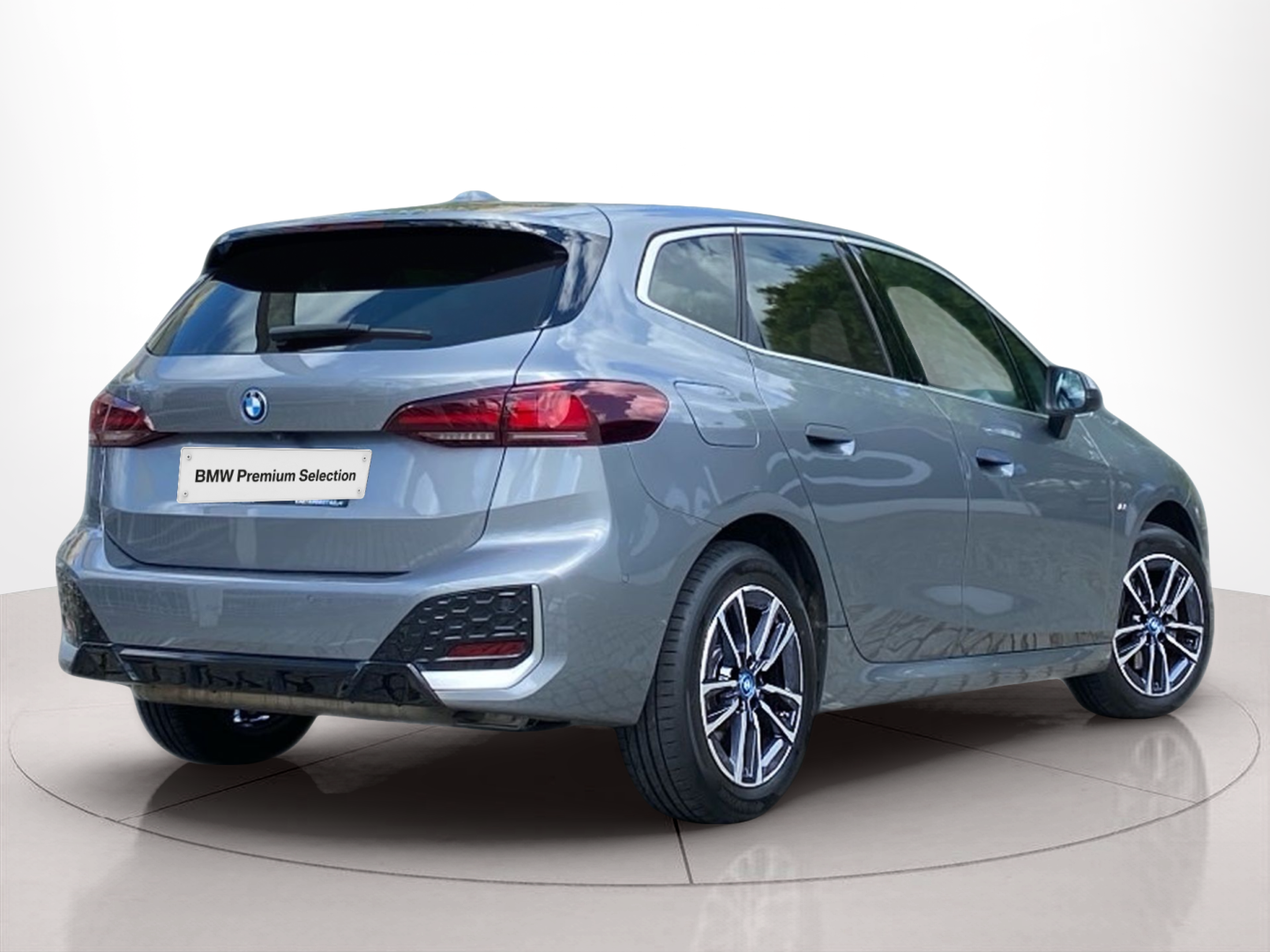 BMW Série 2 225xe Active Tourer color Gris. Año 2023. 180KW(245CV). Elétrico / Gasolina Híbrido. En concesionario Caetano Baviera Lisboa de Lisboa