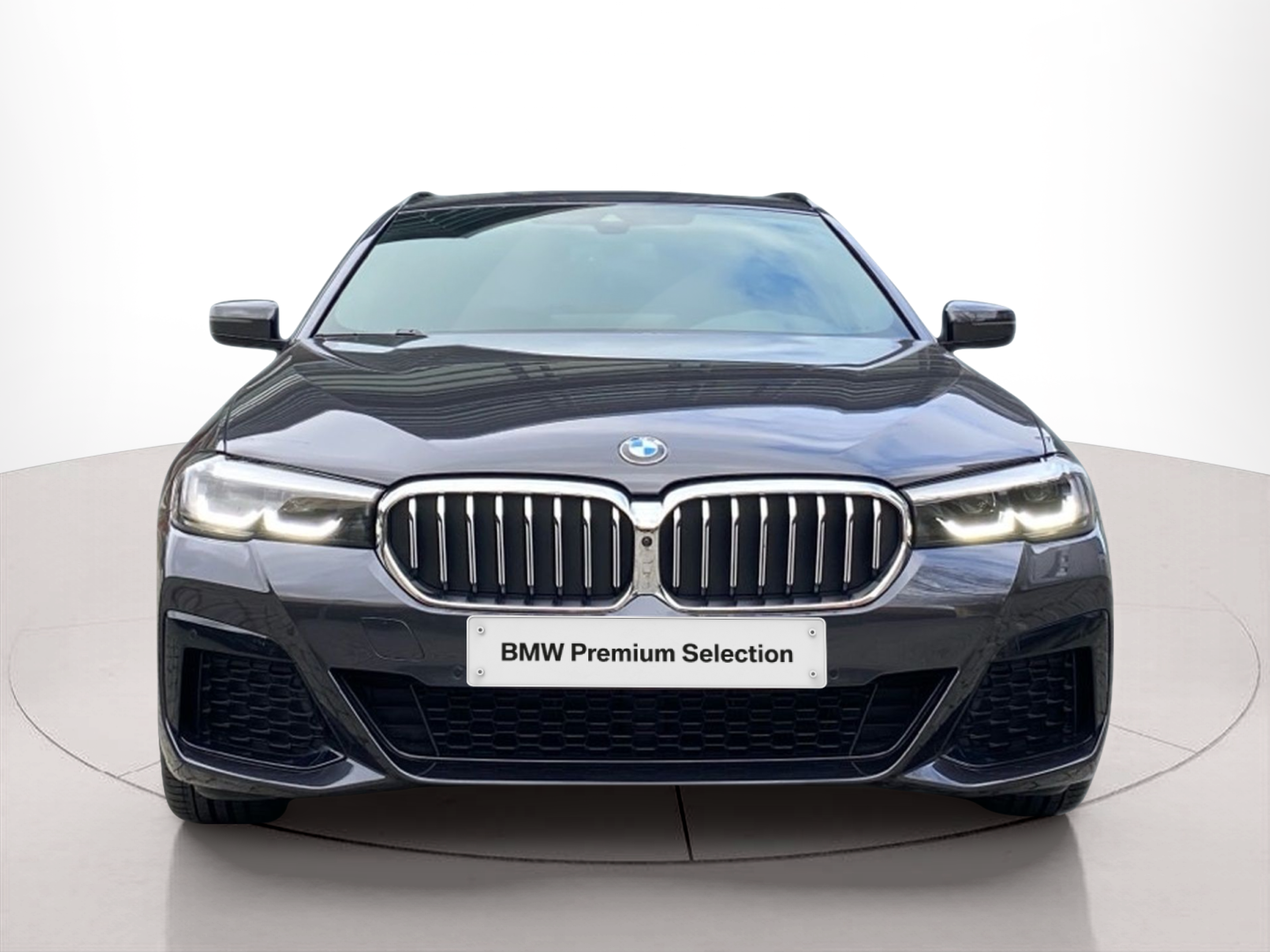 Fotos de BMW Série 5 520d Touring color Gris. Año 2023. 140KW(190CV). Diesel. En concesionario Caetano Baviera Lisboa de Lisboa