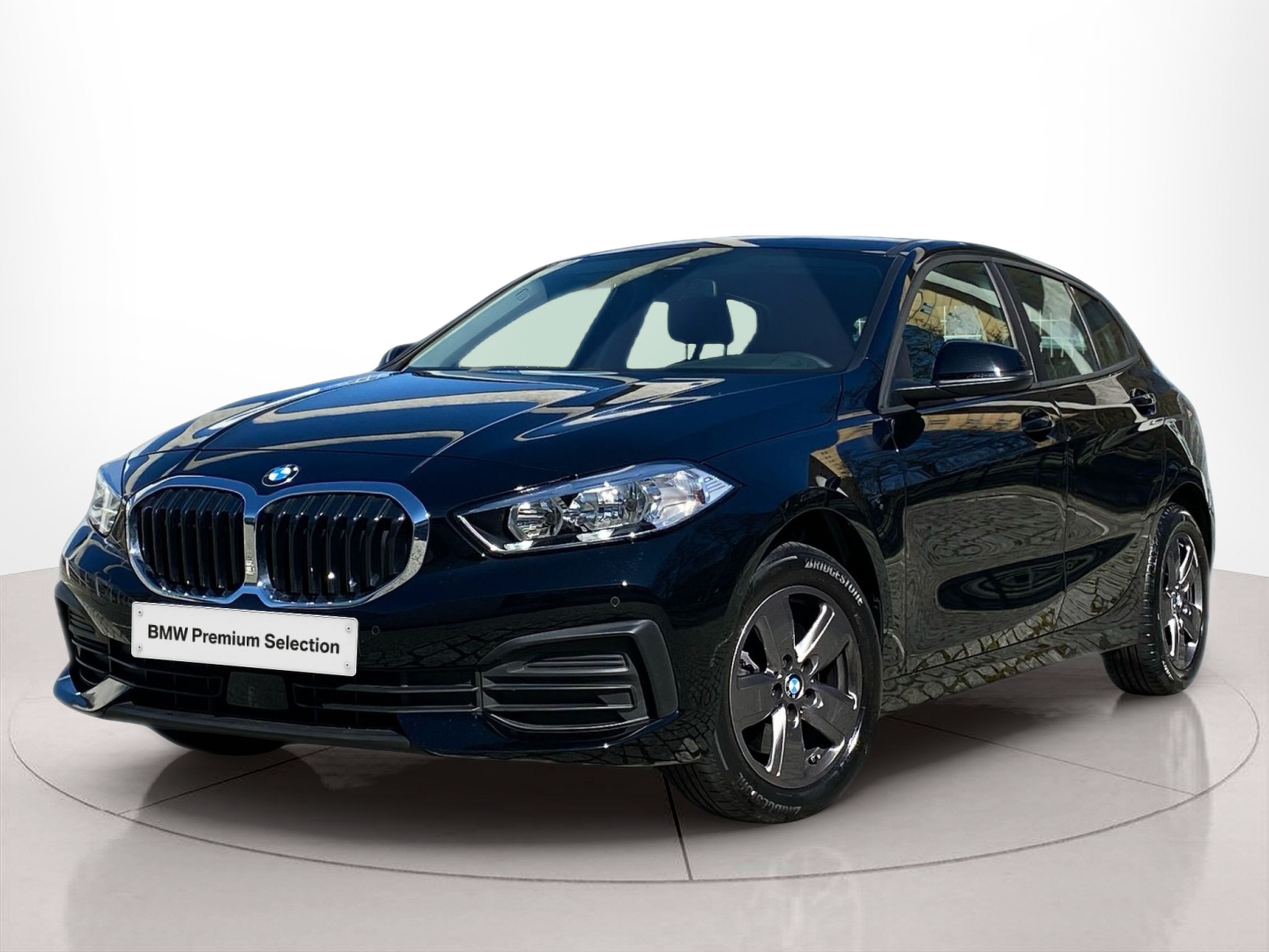 Fotos de BMW Série 1 116d color Negro. Año 2023. 85KW(116CV). Diesel. En concesionario Caetano Baviera Lisboa de Lisboa