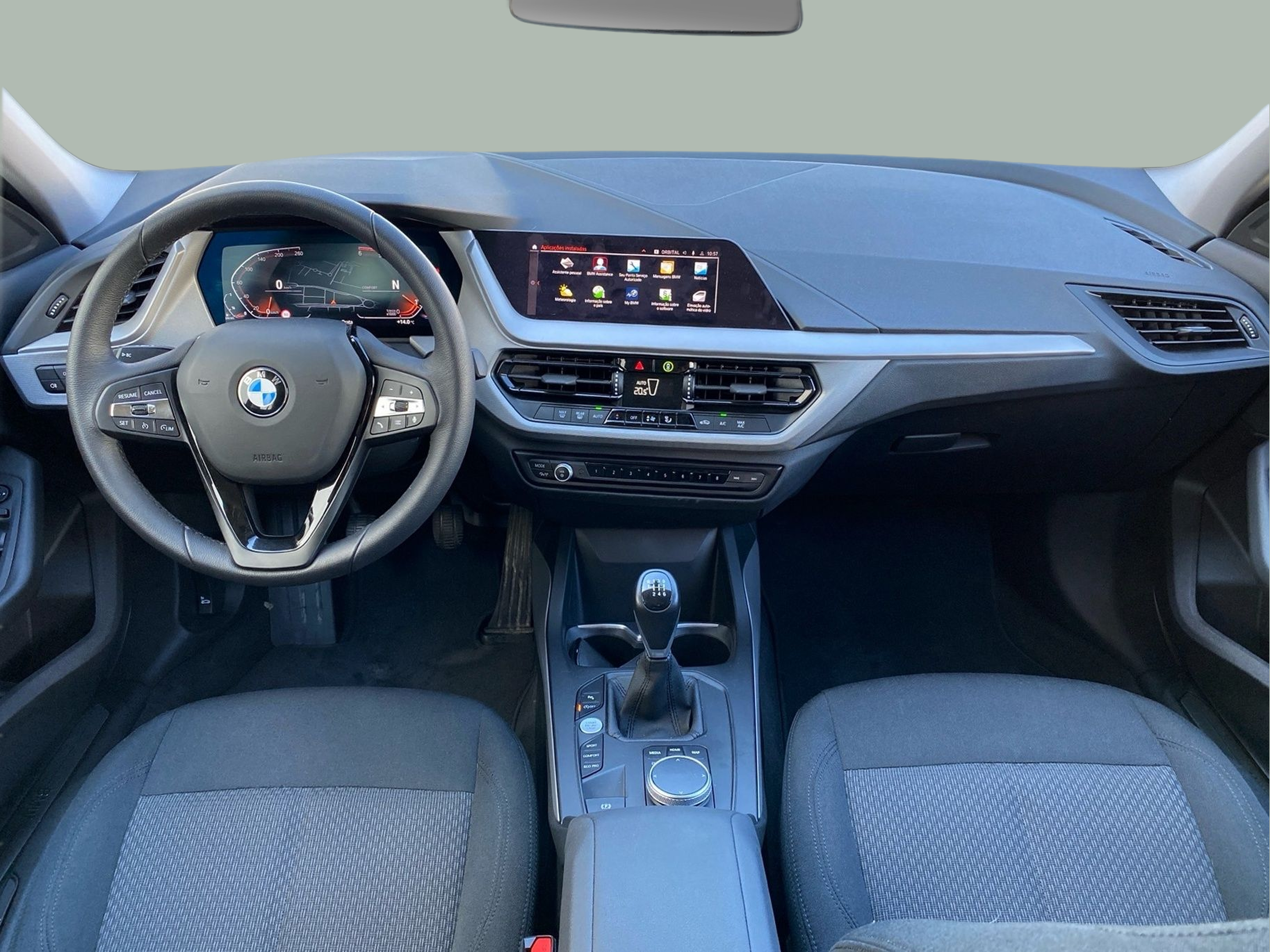 BMW Série 1 116d color Negro. Año 2023. 85KW(116CV). Diesel. En concesionario Caetano Baviera Lisboa de Lisboa