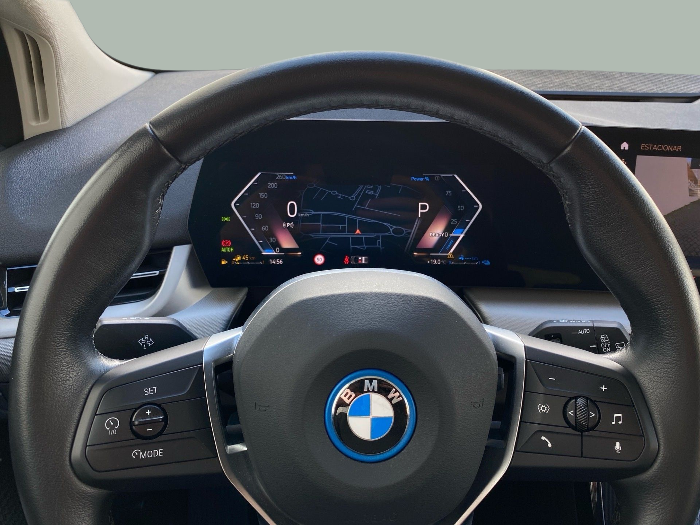 BMW Série 2 225xe Active Tourer color Negro. Año 2023. 180KW(245CV). Elétrico / Gasolina Híbrido. En concesionario Caetano Baviera Lisboa de Lisboa