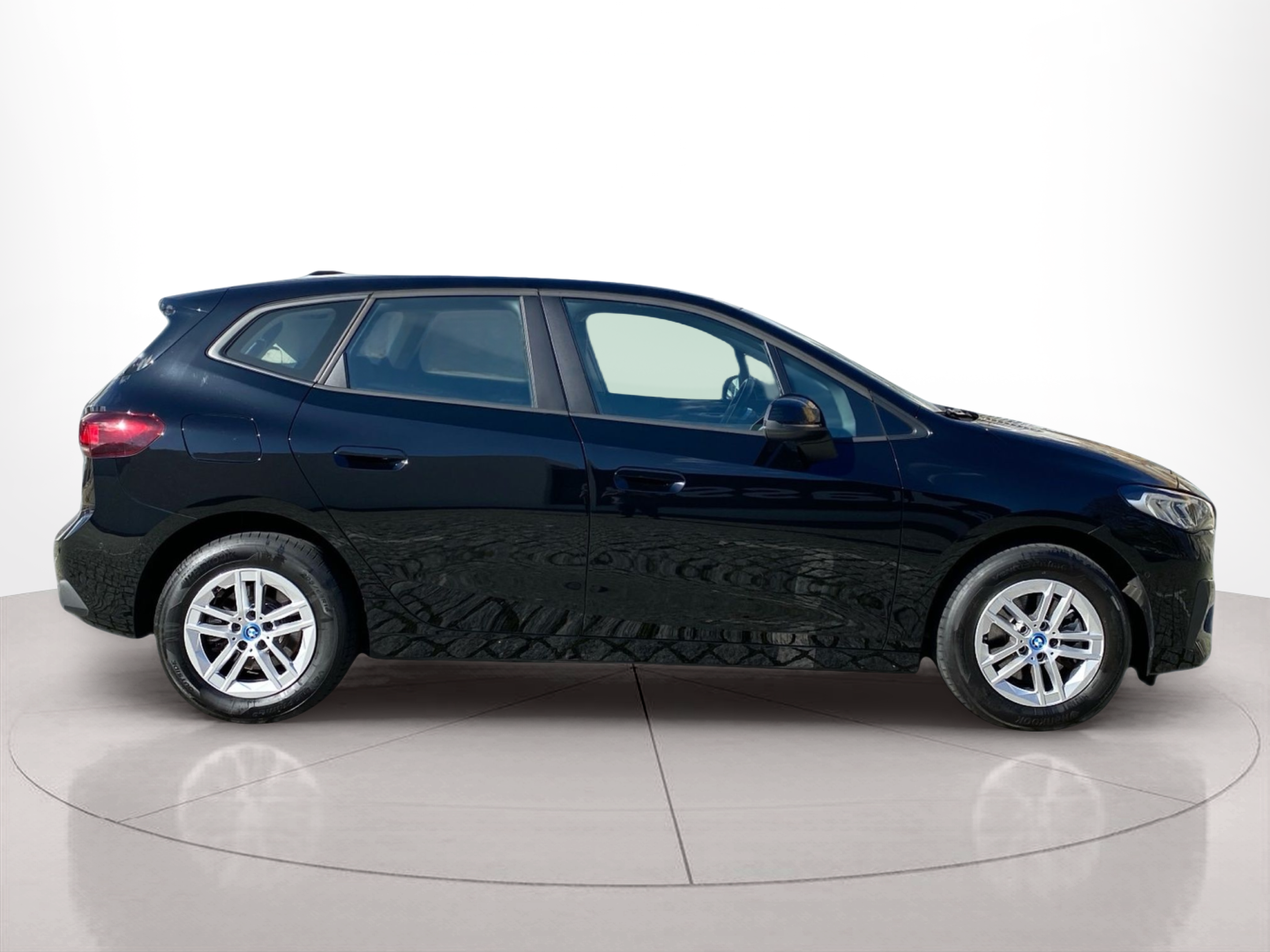 Fotos de BMW Série 2 225xe Active Tourer color Negro. Año 2023. 180KW(245CV). Elétrico / Gasolina Híbrido. En concesionario Caetano Baviera Lisboa de Lisboa