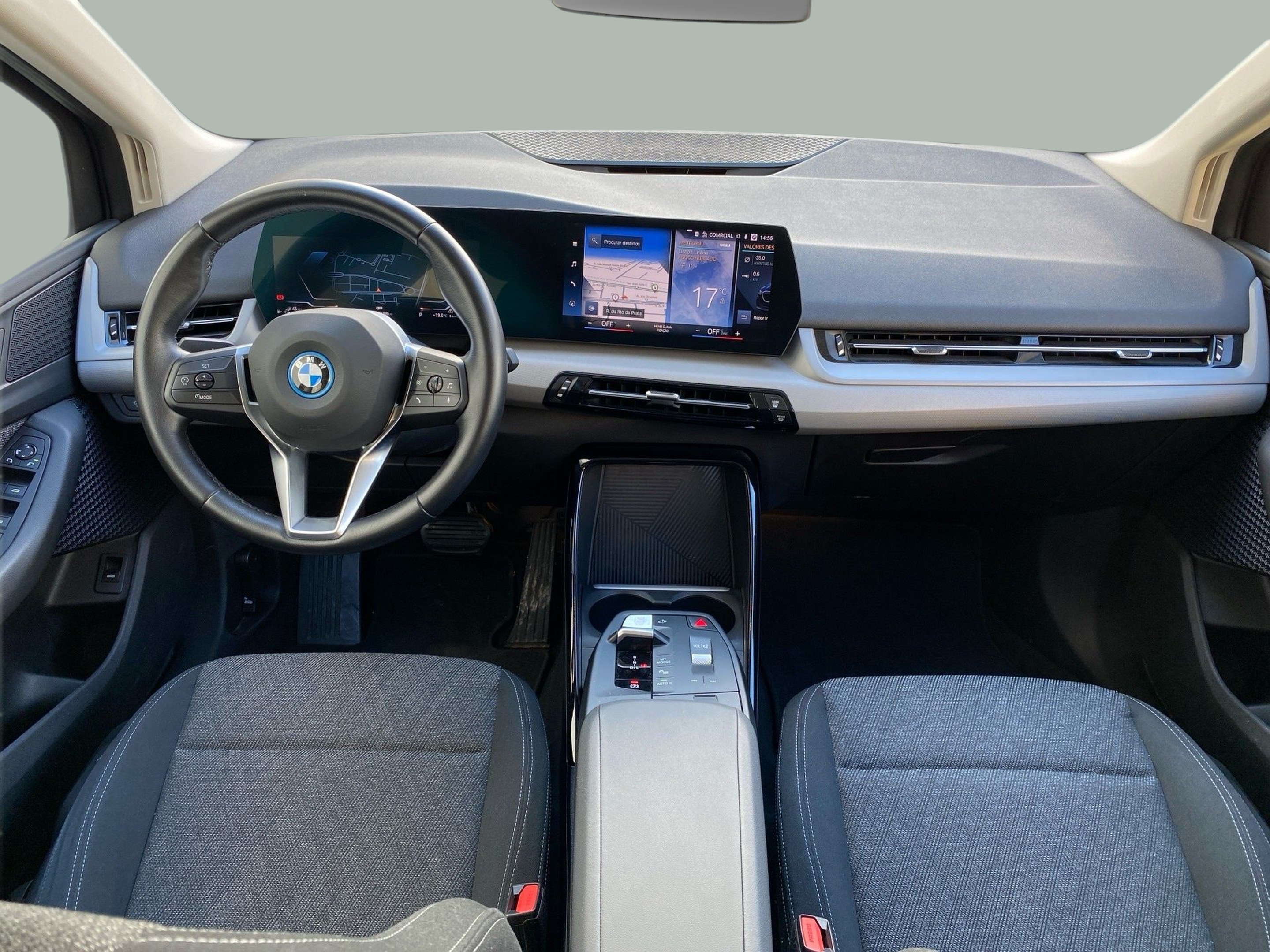 BMW Série 2 225xe Active Tourer color Negro. Año 2023. 180KW(245CV). Elétrico / Gasolina Híbrido. En concesionario Caetano Baviera Lisboa de Lisboa