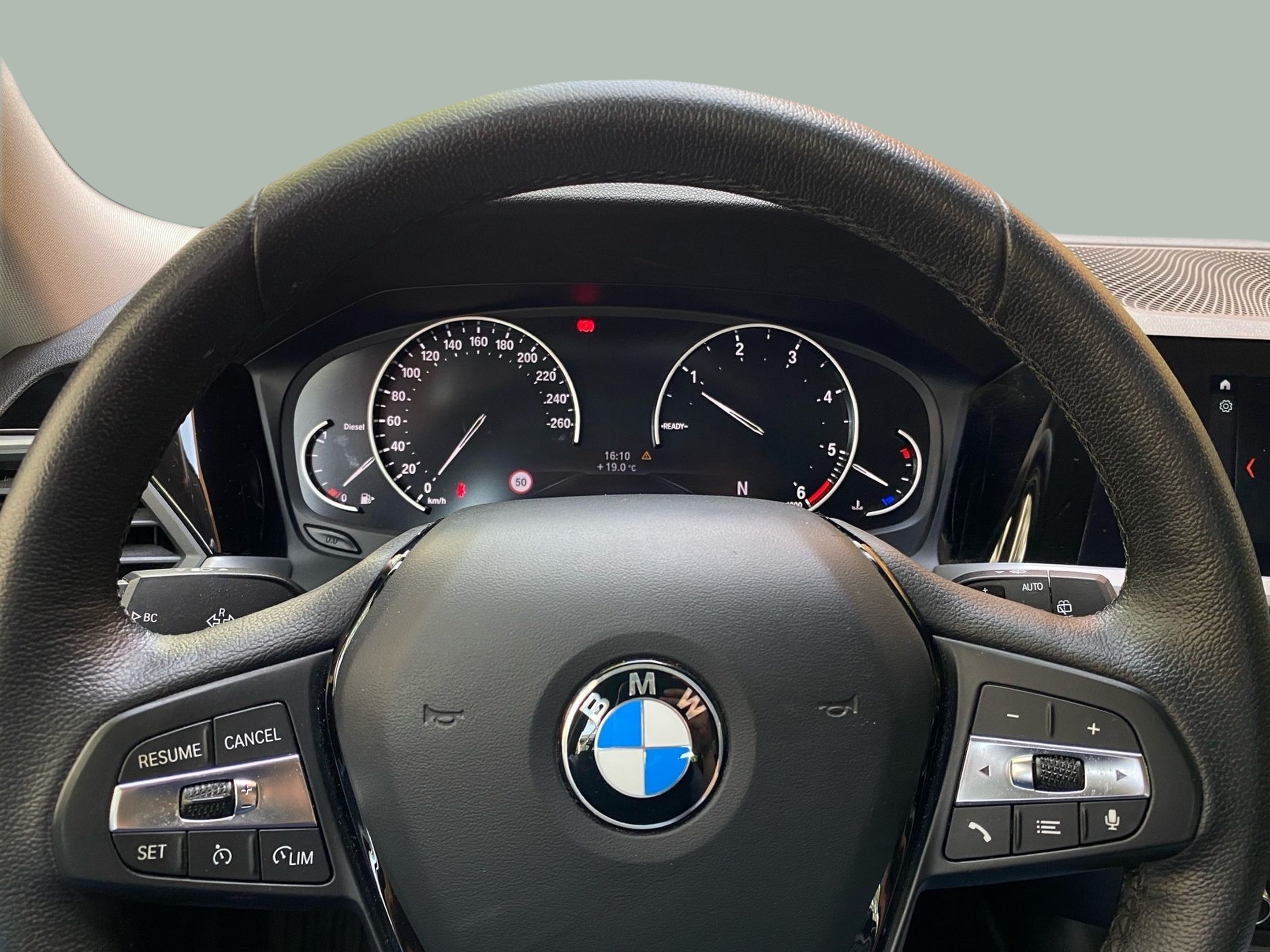 BMW Série 3 318d Touring color Negro. Año 2021. 110KW(150CV). Diesel. En concesionario Caetano Baviera Lisboa de Lisboa