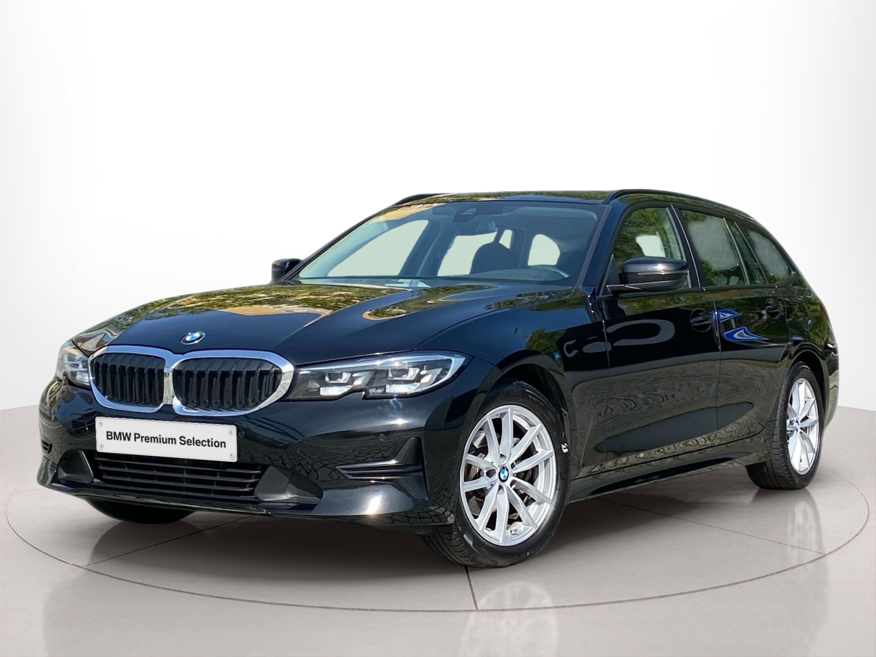 Fotos de BMW Série 3 318d Touring color Negro. Año 2021. 110KW(150CV). Diesel. En concesionario Caetano Baviera Lisboa de Lisboa