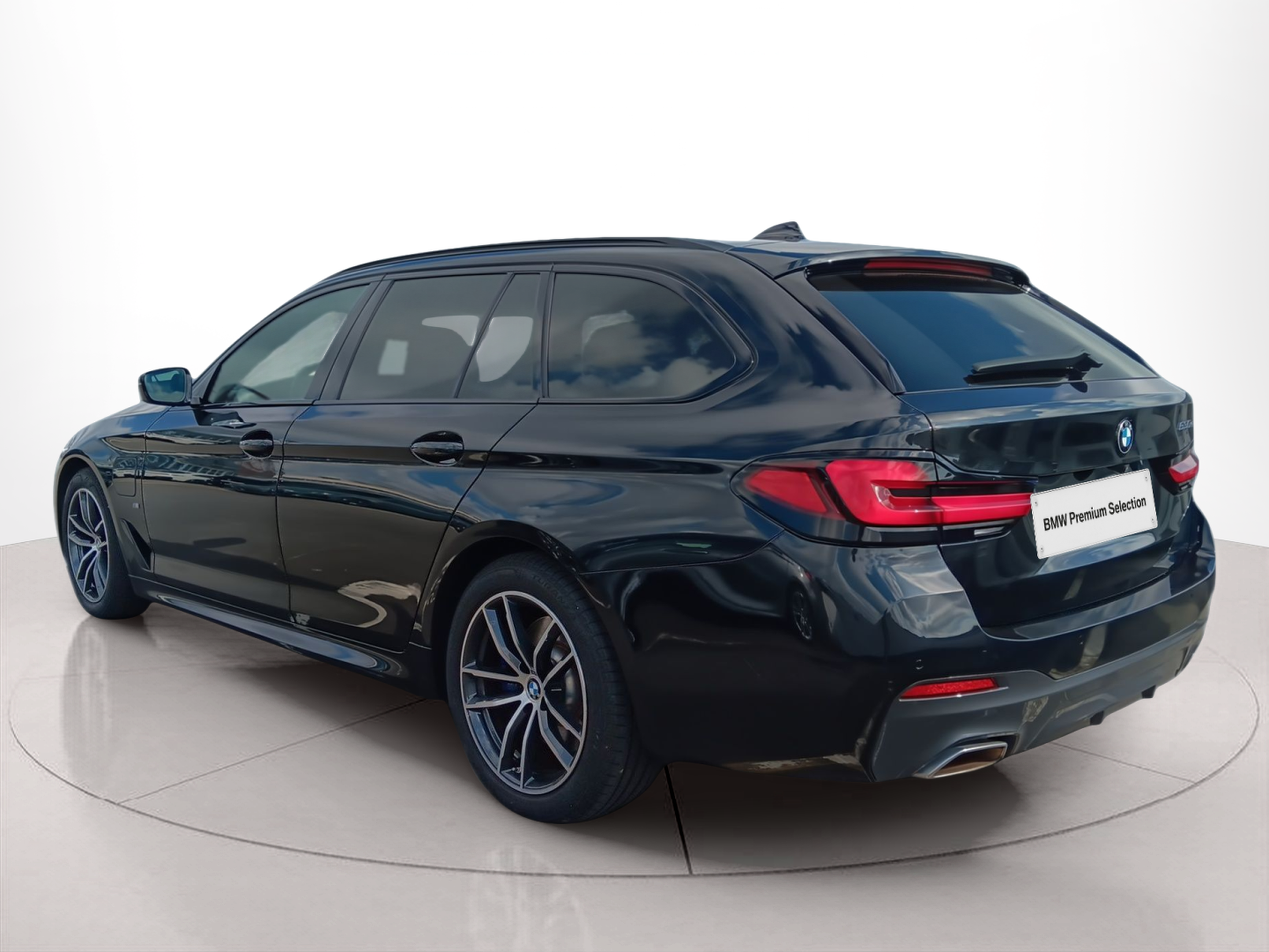 BMW Série 5 530e Touring color Negro. Año 2021. 215KW(292CV). Elétrico / Gasolina Híbrido. En concesionario Caetano Baviera Maia de Maia